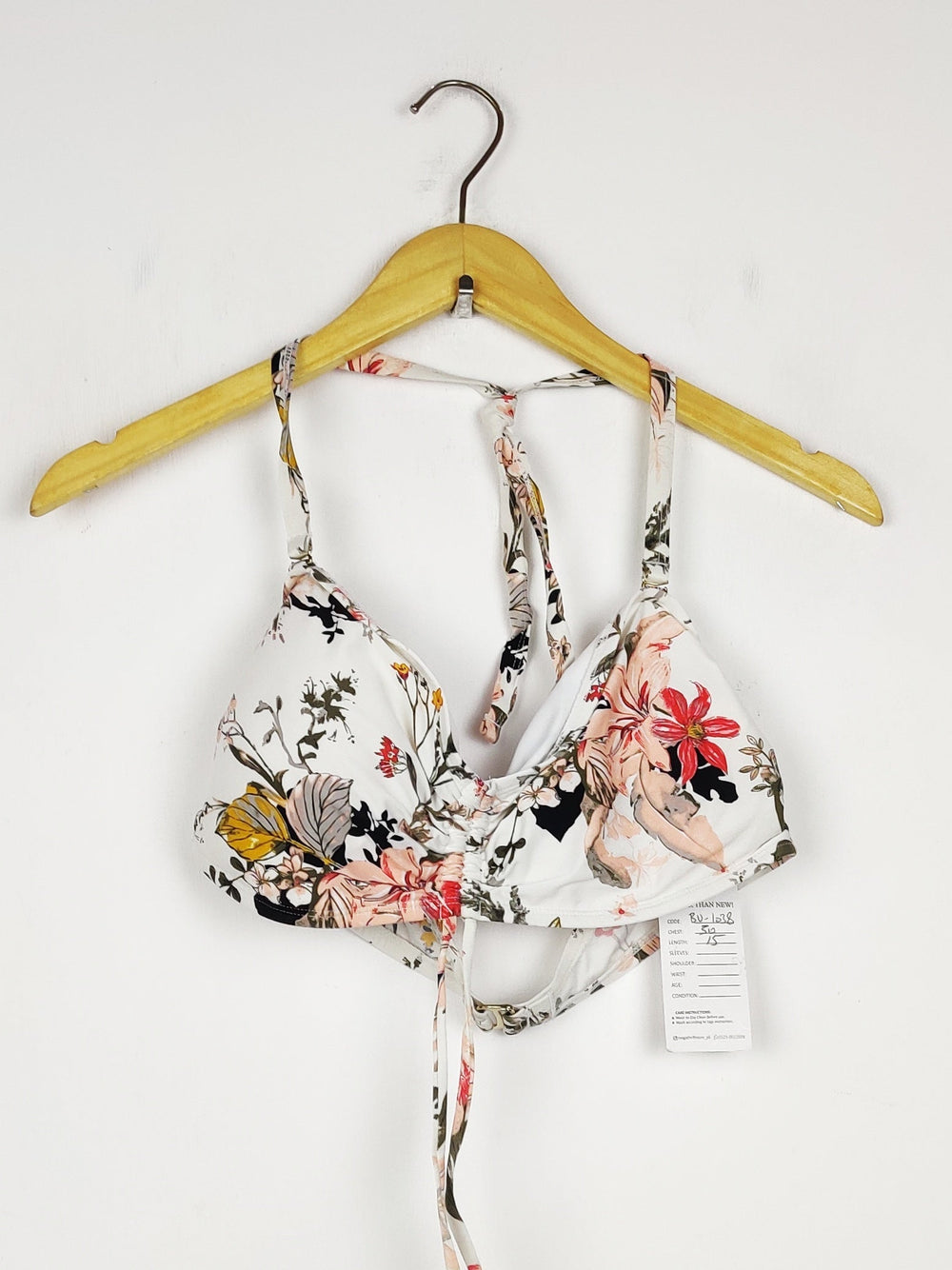Buy online pre-used pre-loved 100% authentic & Original branded Marks & Spencer, Uk 16 (BU-1038) available in Pakistan. Top international brands avilable.