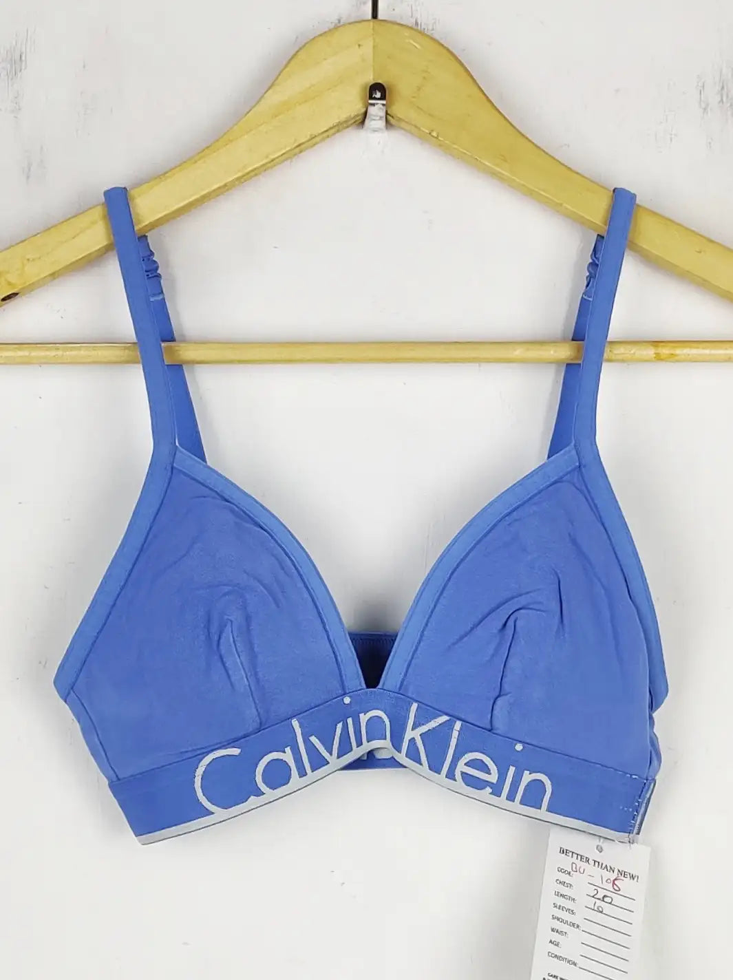 Buy online pre-used pre-loved 100% authentic & Original branded Calvin Klein (BU-106) available in Pakistan. Top international brands avilable.