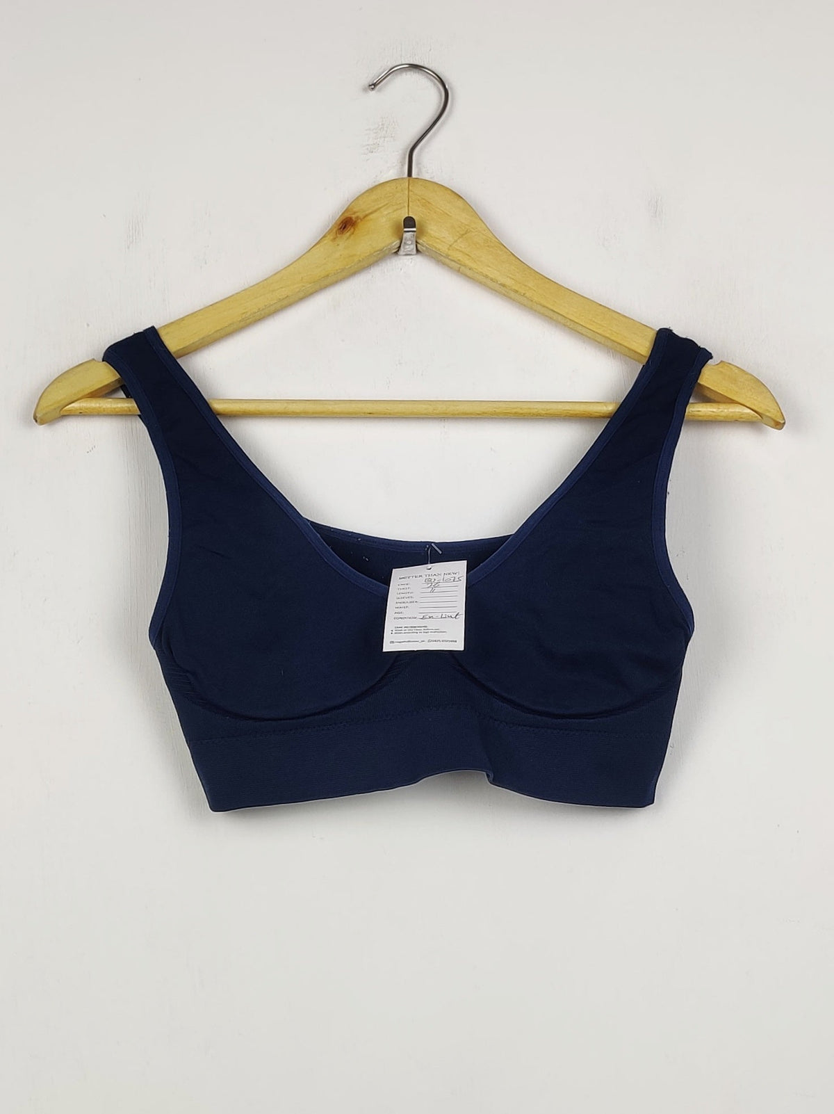 Buy online pre-used pre-loved 100% authentic & Original branded Unknown Brand (BU-1075) available in Pakistan. Top international brands avilable.