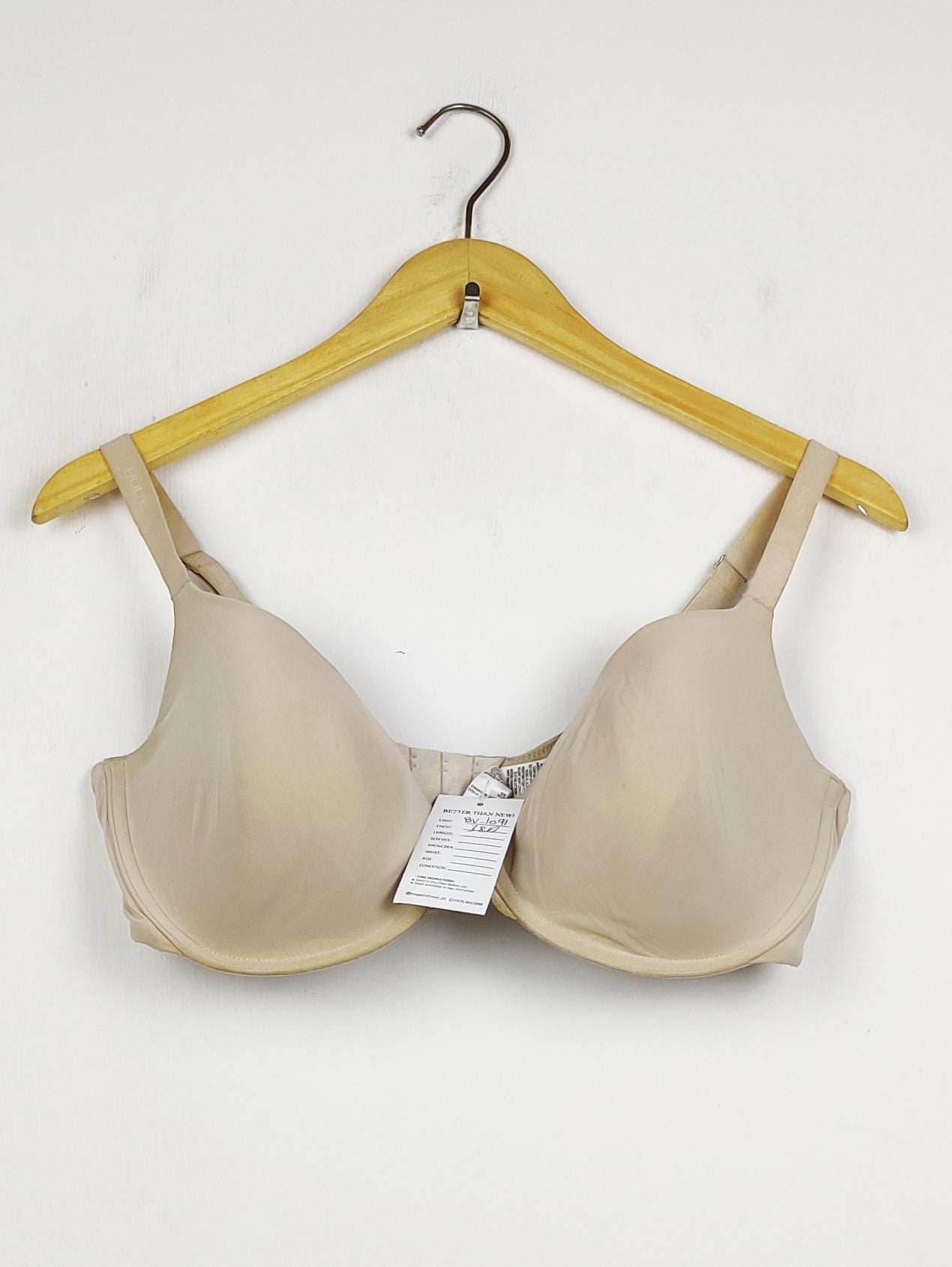 Buy online pre-used pre-loved 100% authentic & Original branded Marks & Spencer, 38D (BU-1091) available in Pakistan. Top international brands avilable.