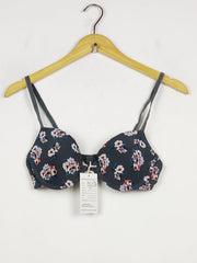 Buy online pre-used pre-loved 100% authentic & Original branded Unknown Brand (BU-1096) available in Pakistan. Top international brands avilable.