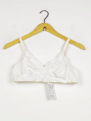 Buy online pre-used pre-loved 100% authentic & Original branded Unknown Brand (BU-1097) available in Pakistan. Top international brands avilable.