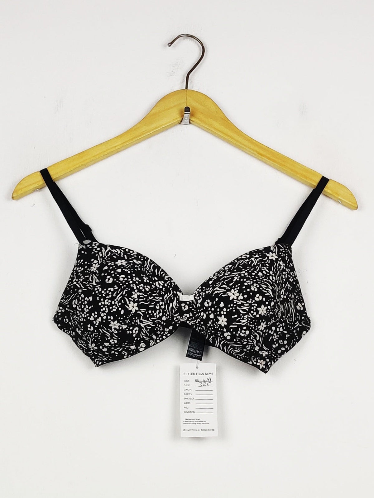 Buy online pre-used pre-loved 100% authentic & Original branded Marks & Spencer, Uk 32C (BU-1099) available in Pakistan. Top international brands avilable.