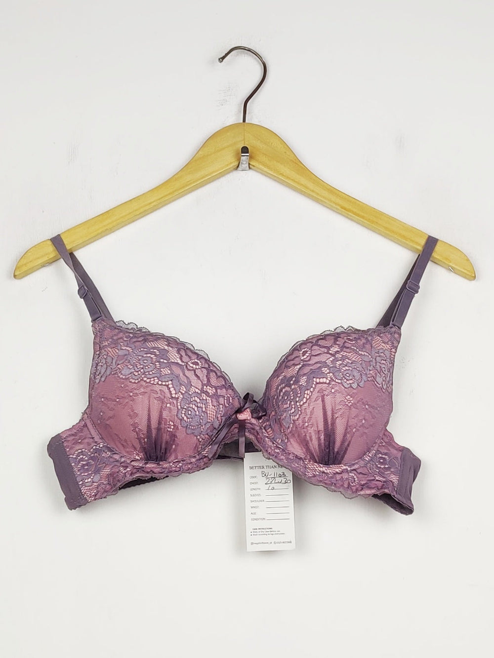 Buy online pre-used pre-loved 100% authentic & Original branded Unknown Brand (BU-1103) available in Pakistan. Top international brands avilable.