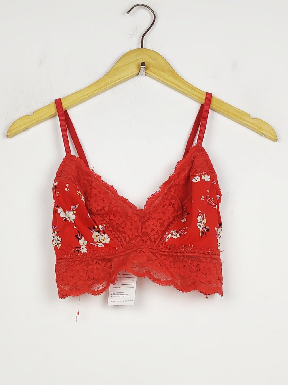 Buy online pre-used pre-loved 100% authentic & Original branded Unknown Brand (BU-1106) available in Pakistan. Top international brands avilable.