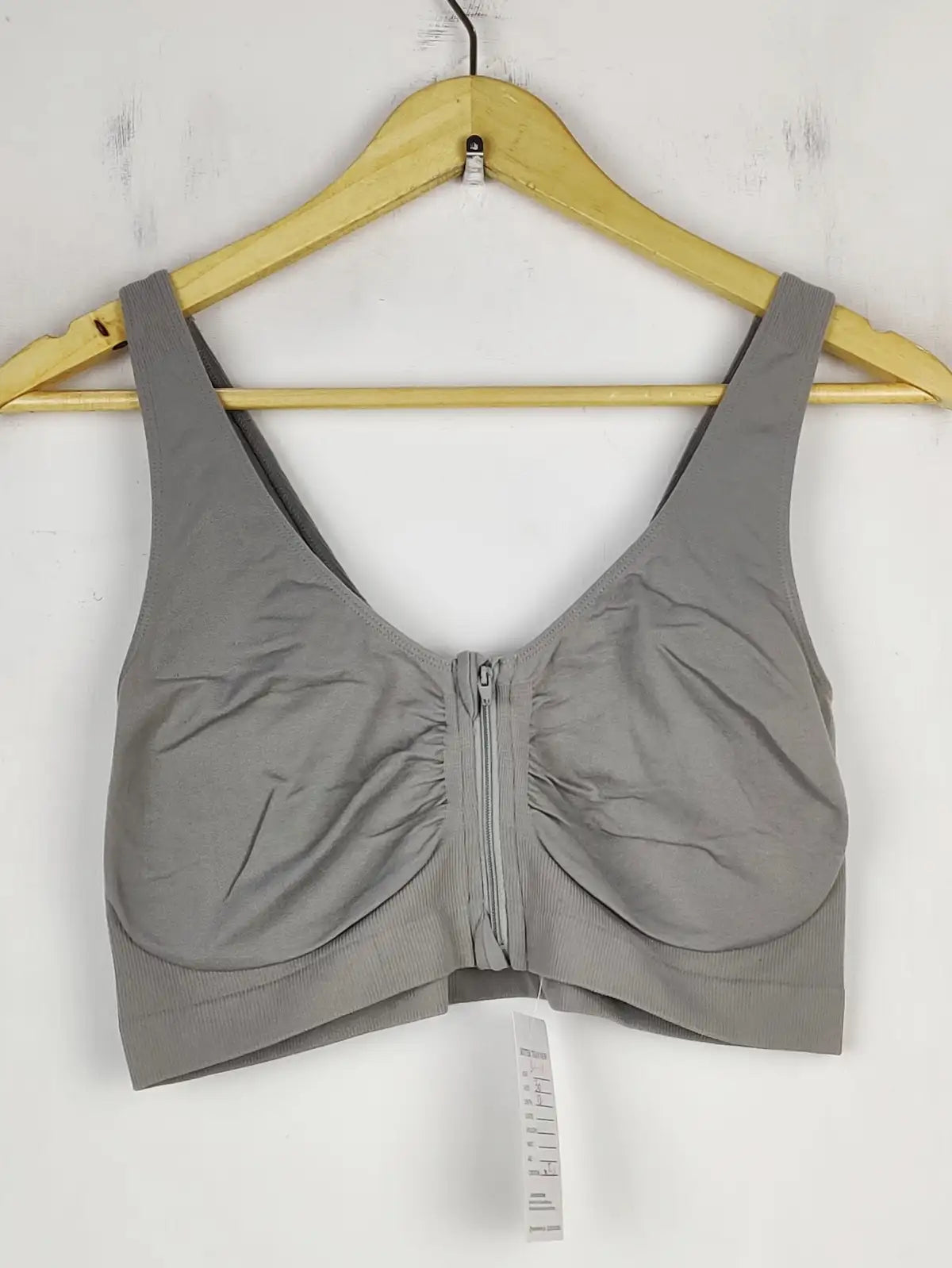 Buy online pre-used pre-loved 100% authentic & Original branded Unknown Brand (BU-111) available in Pakistan. Top international brands avilable.