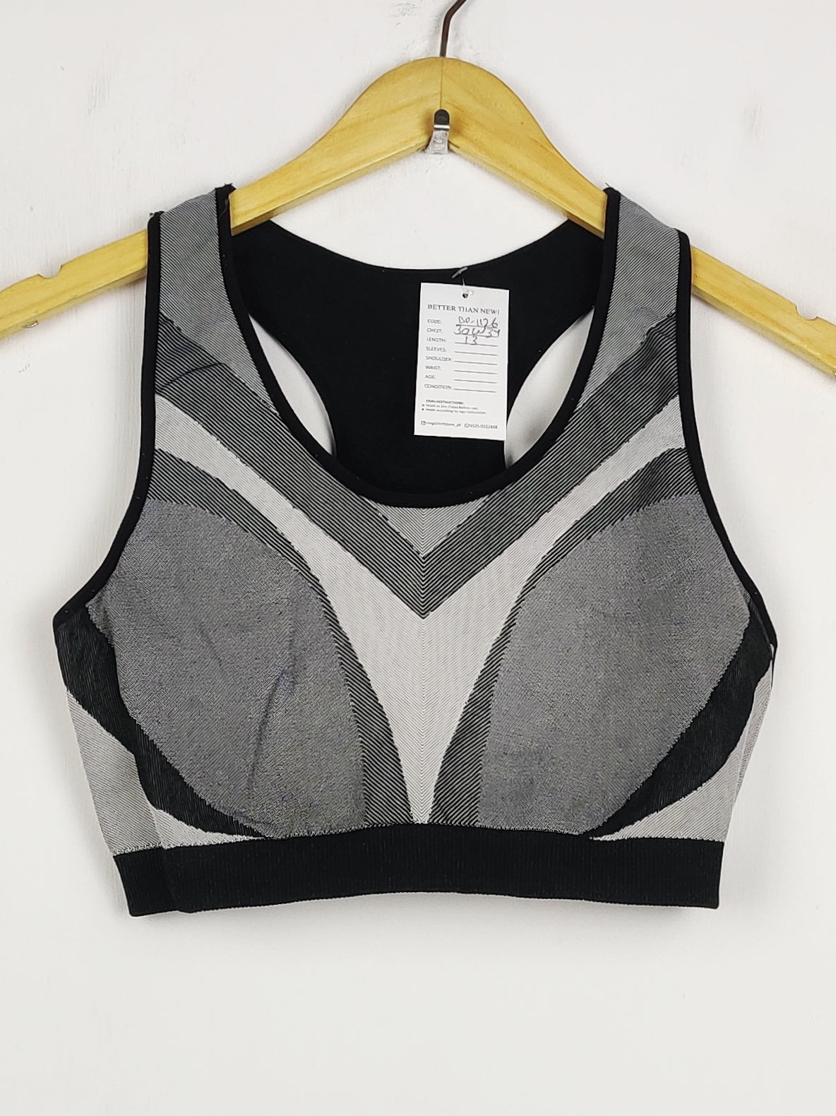 Buy online pre-used pre-loved 100% authentic & Original branded Unknown Brand (BU-1126) available in Pakistan. Top international brands avilable.