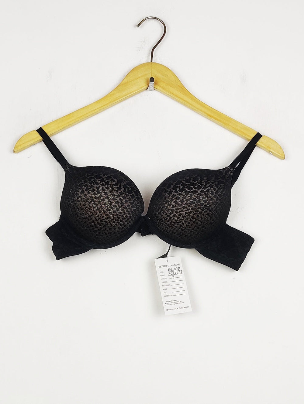 Buy online pre-used pre-loved 100% authentic & Original branded Unknown Brand (BU-1139) available in Pakistan. Top international brands avilable.