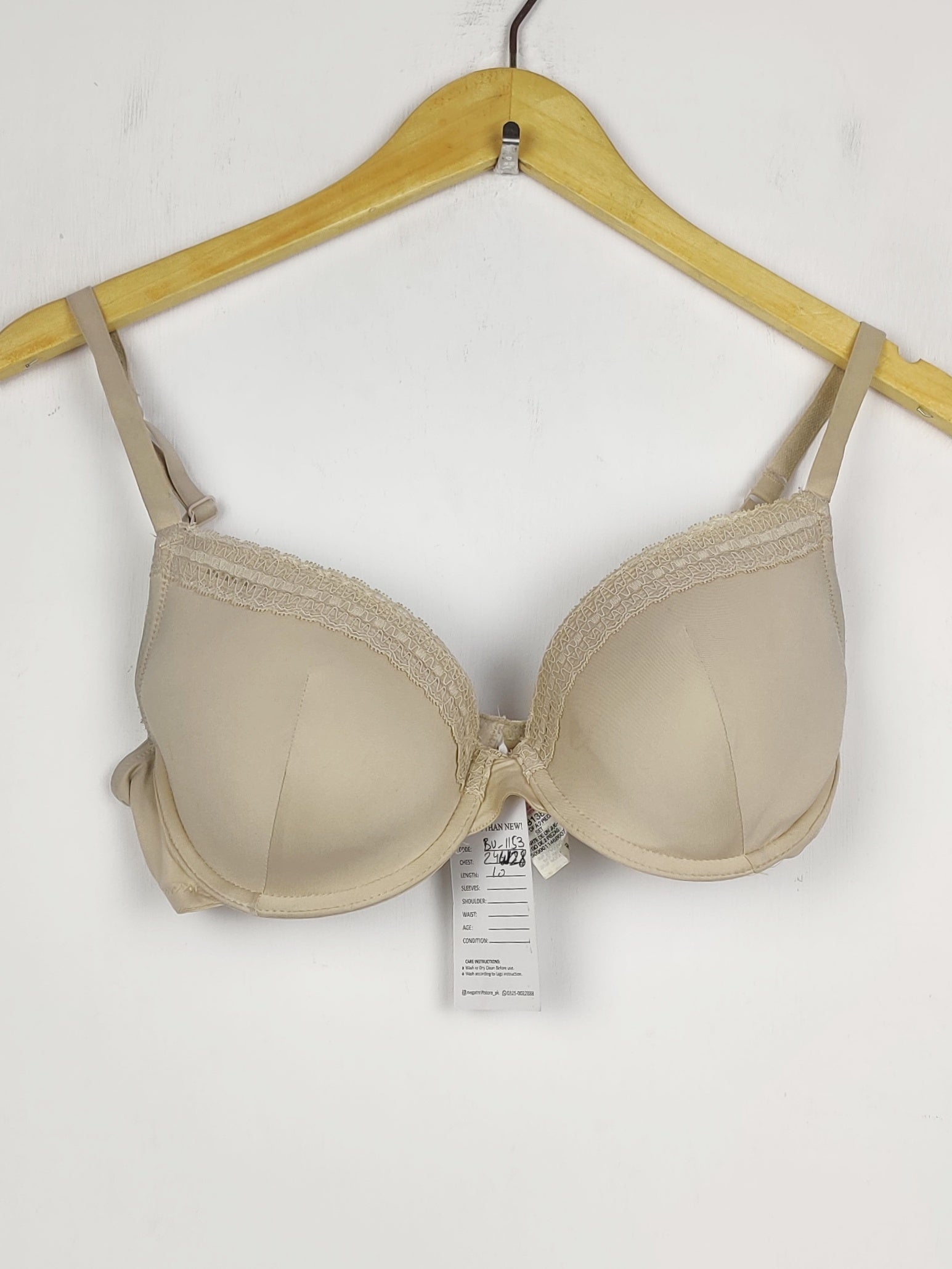 Buy online pre-used pre-loved 100% authentic & Original branded Dunnes Stores, Uk 36B (BU-1153) available in Pakistan. Top international brands avilable.