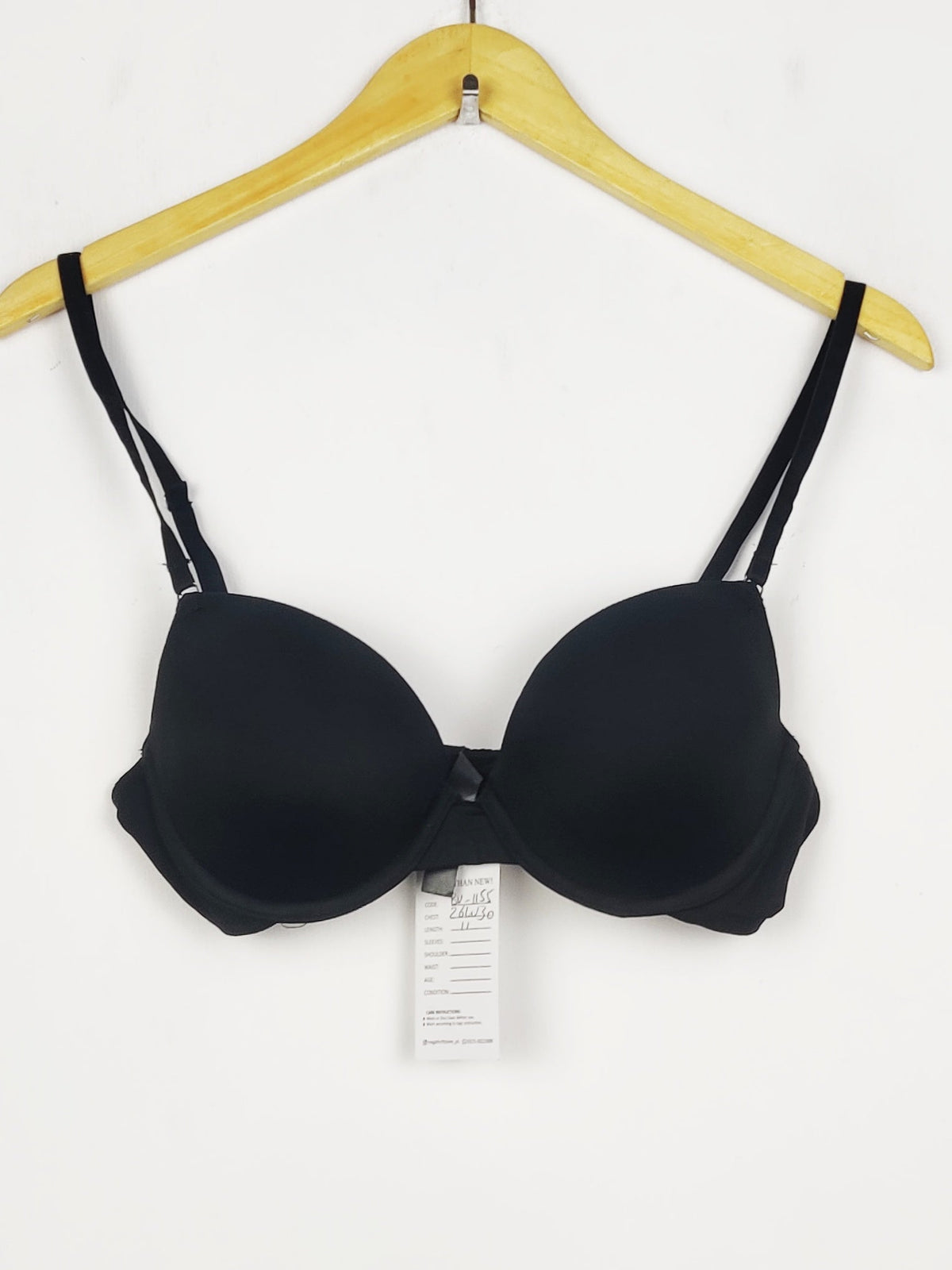 Buy online pre-used pre-loved 100% authentic & Original branded Unknown Brand (BU-1155) available in Pakistan. Top international brands avilable.