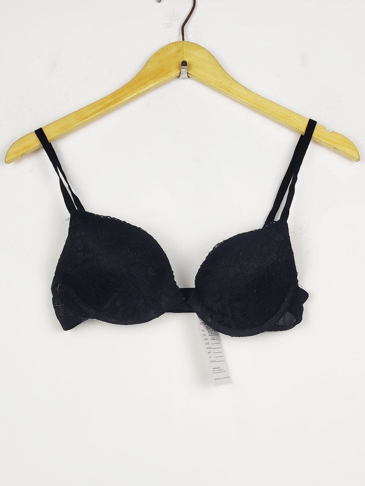 Buy online pre-used pre-loved 100% authentic & Original branded Unknown Brand (BU-1156) available in Pakistan. Top international brands avilable.