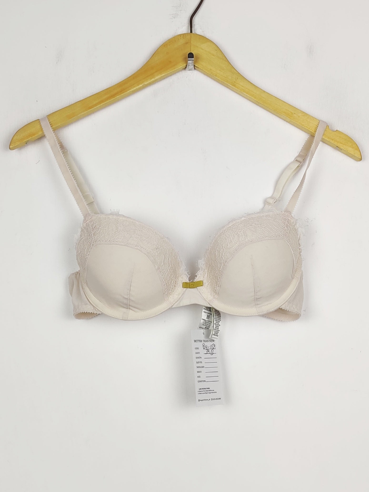 Buy online pre-used pre-loved 100% authentic & Original branded Marks & Spencer, Uk 34B (BU-1159) available in Pakistan. Top international brands avilable.