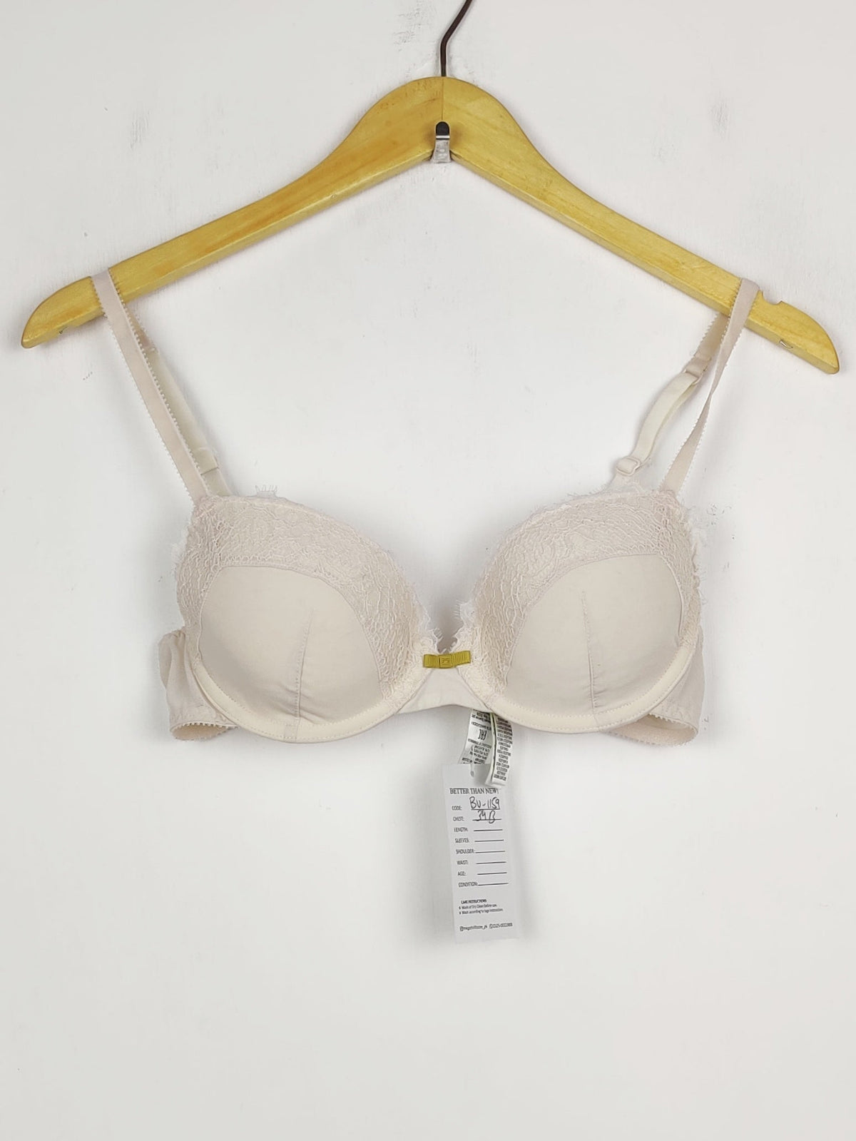 Buy online pre-used pre-loved 100% authentic & Original branded Marks & Spencer, Uk 34B (BU-1159) available in Pakistan. Top international brands avilable.