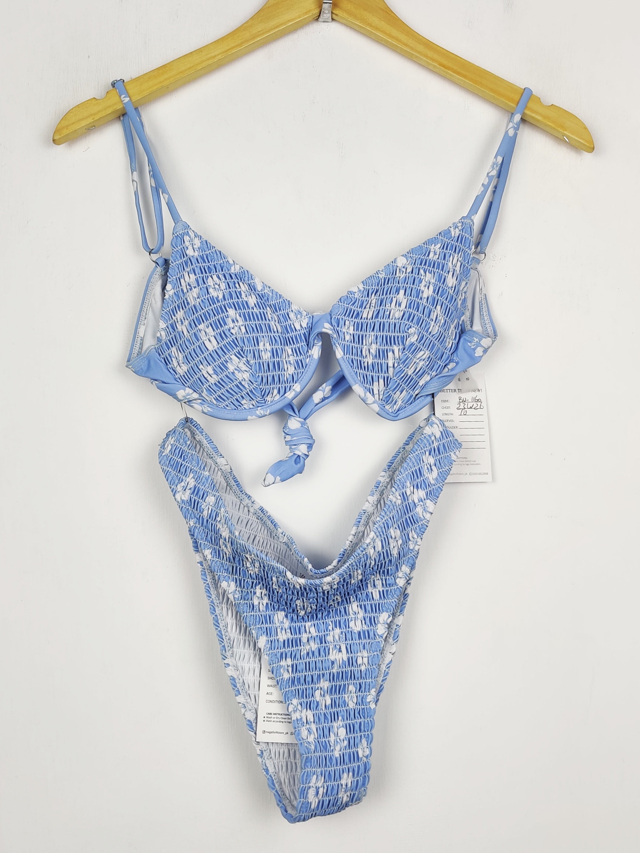 Buy online pre-used pre-loved 100% authentic & Original branded Unknown Brand (BU-1160) available in Pakistan. Top international brands avilable.