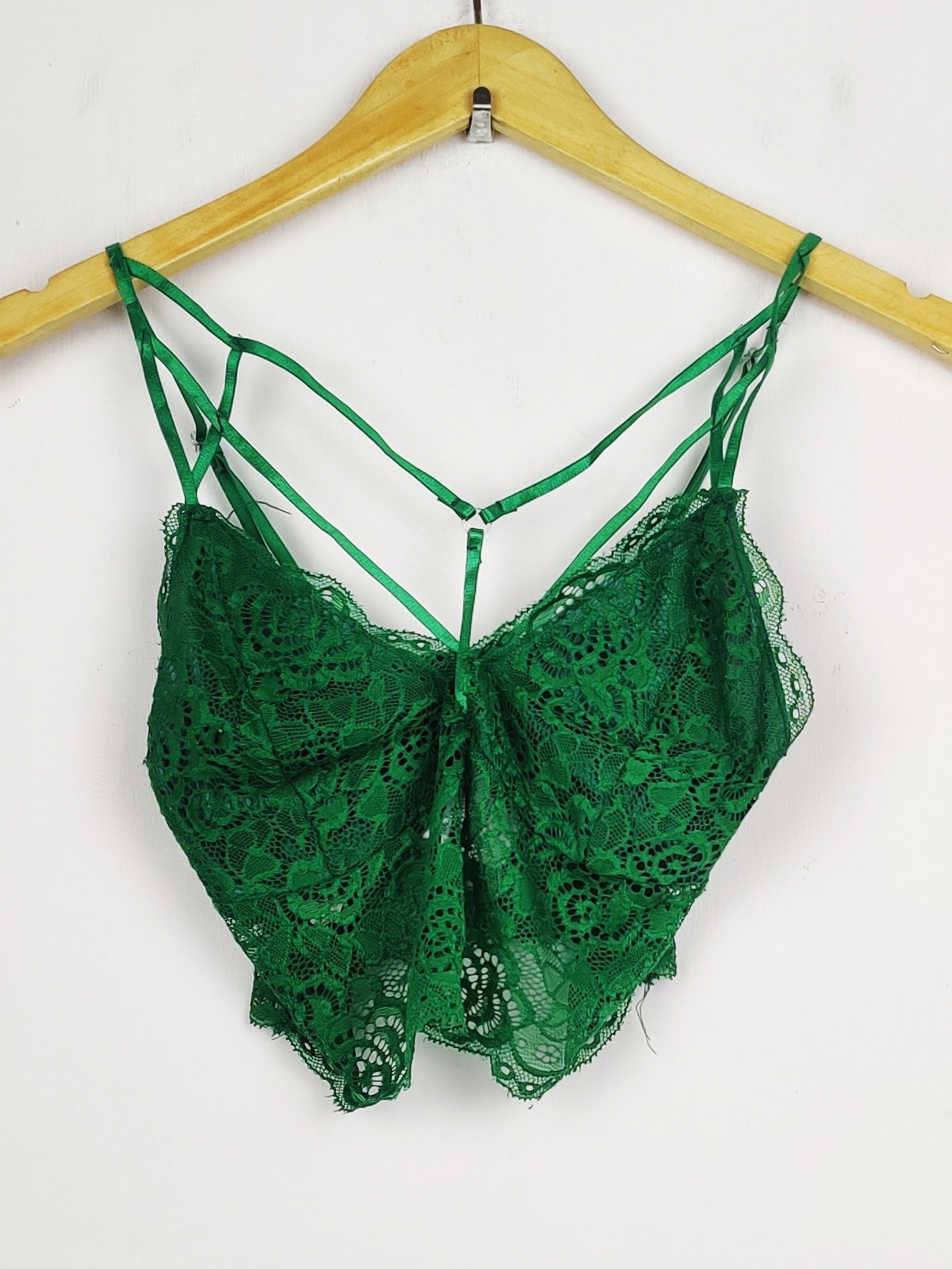 Buy online pre-used pre-loved 100% authentic & Original branded Unknown Brand (BU-1178) available in Pakistan. Top international brands avilable.