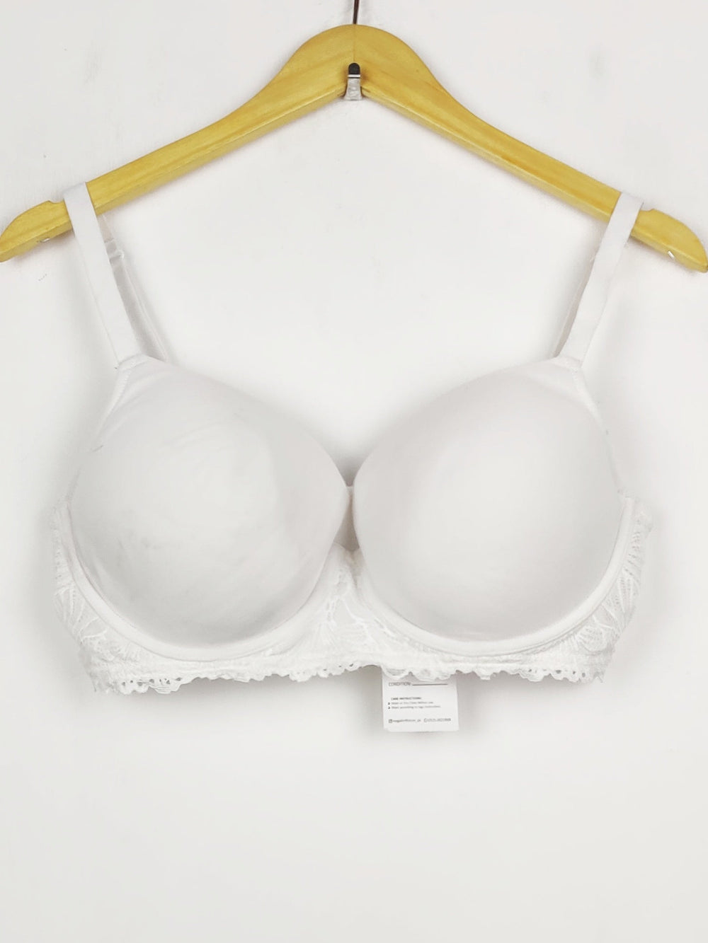 Buy online pre-used pre-loved 100% authentic & Original branded F&F, Uk 38D (BU-1179) available in Pakistan. Top international brands avilable.