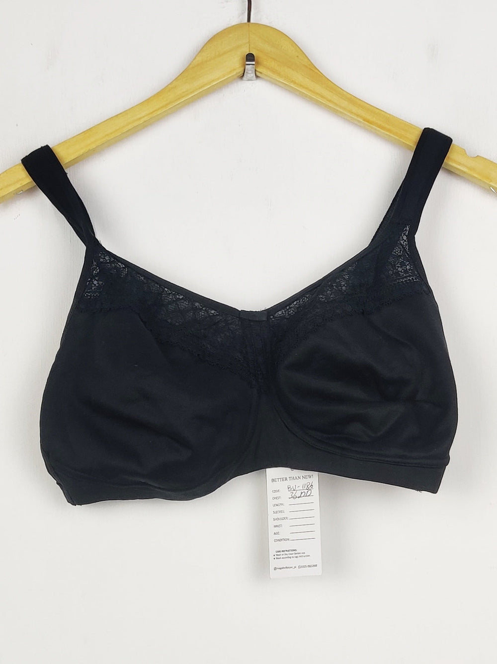 Buy online pre-used pre-loved 100% authentic & Original branded Marks & Spencer, Uk 36Dd (BU-1186) available in Pakistan. Top international brands avilable.