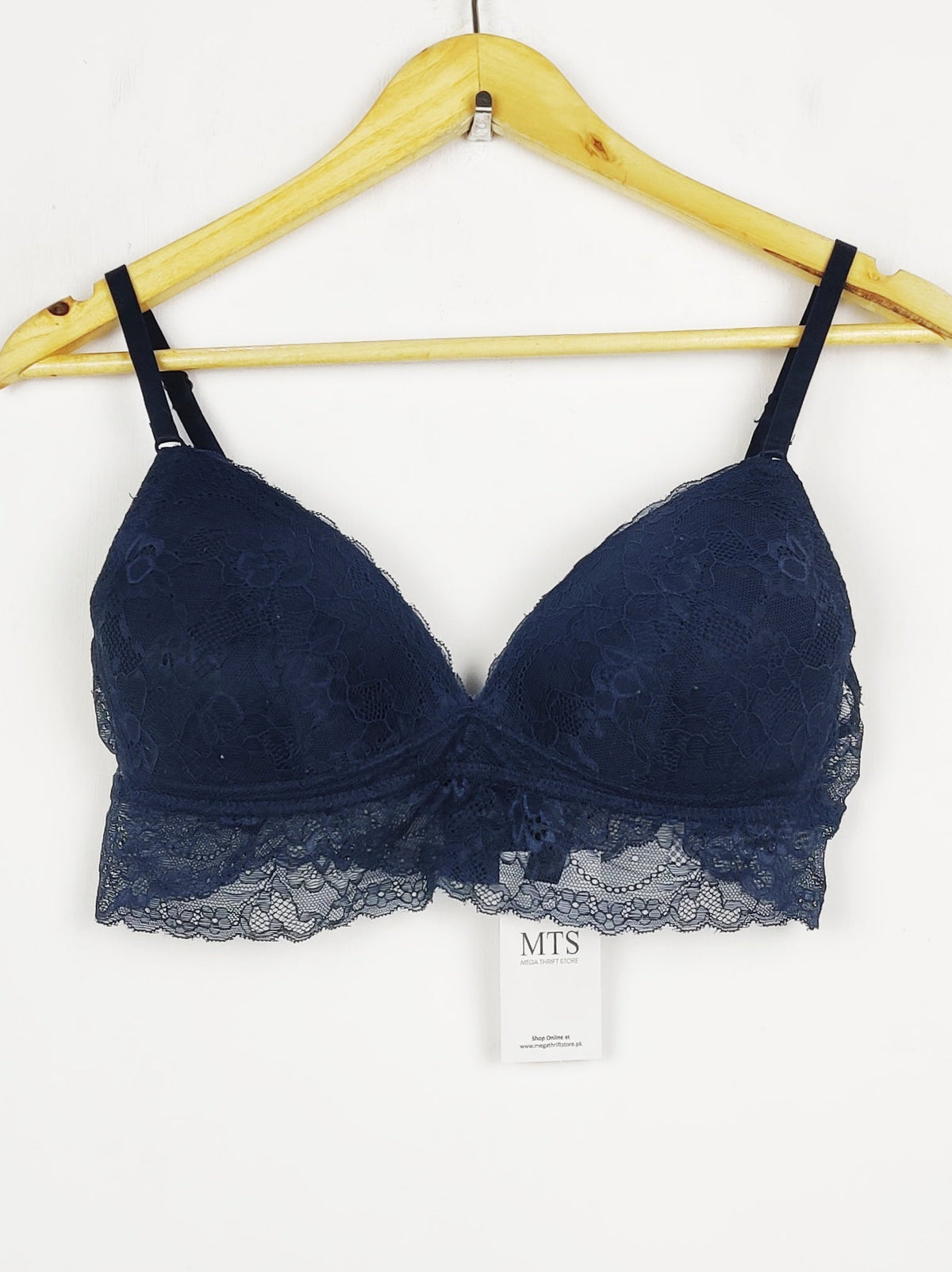 Buy online pre-used pre-loved 100% authentic & Original branded Secret Possessions, Uk 12 (BU-1194) available in Pakistan. Top international brands avilable.