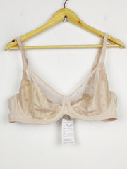 Buy online pre-used pre-loved 100% authentic & Original branded Pretty, Uk 40C (BU-1195) available in Pakistan. Top international brands avilable.