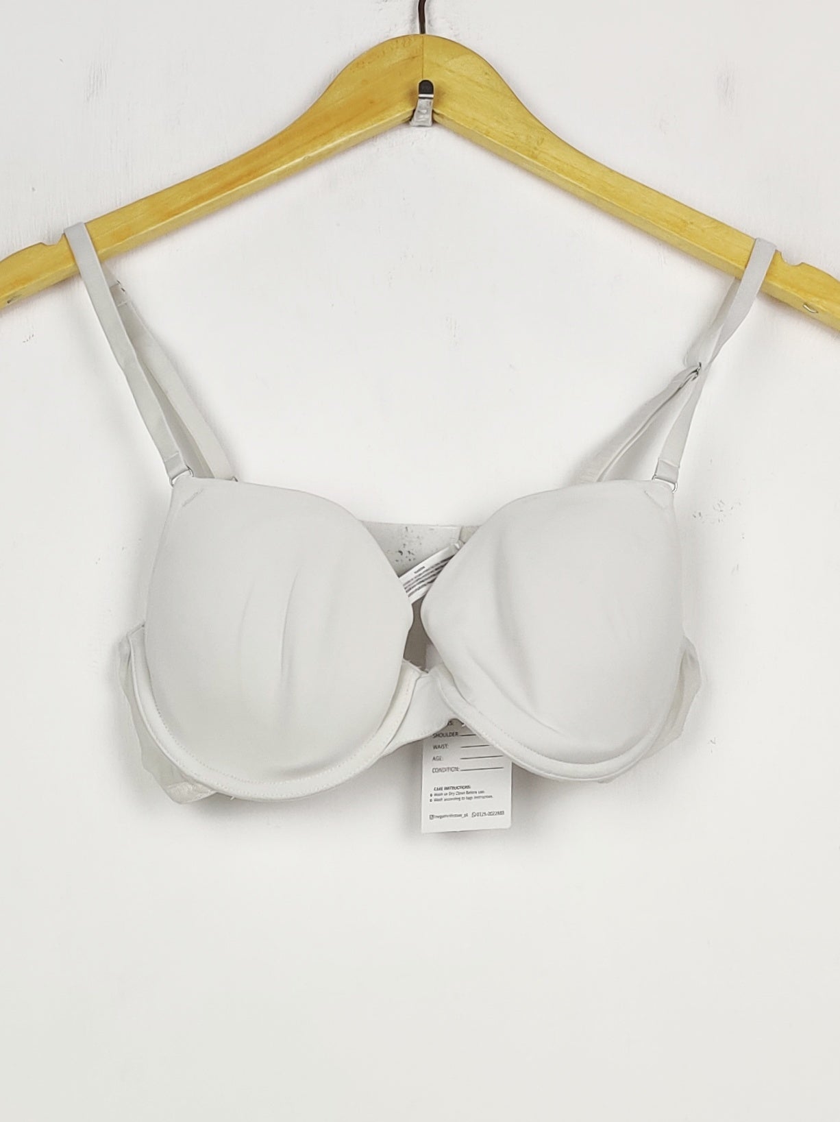 Buy online pre-used pre-loved 100% authentic & Original branded Primark, Uk 36B (BU-1225) available in Pakistan. Top international brands avilable.