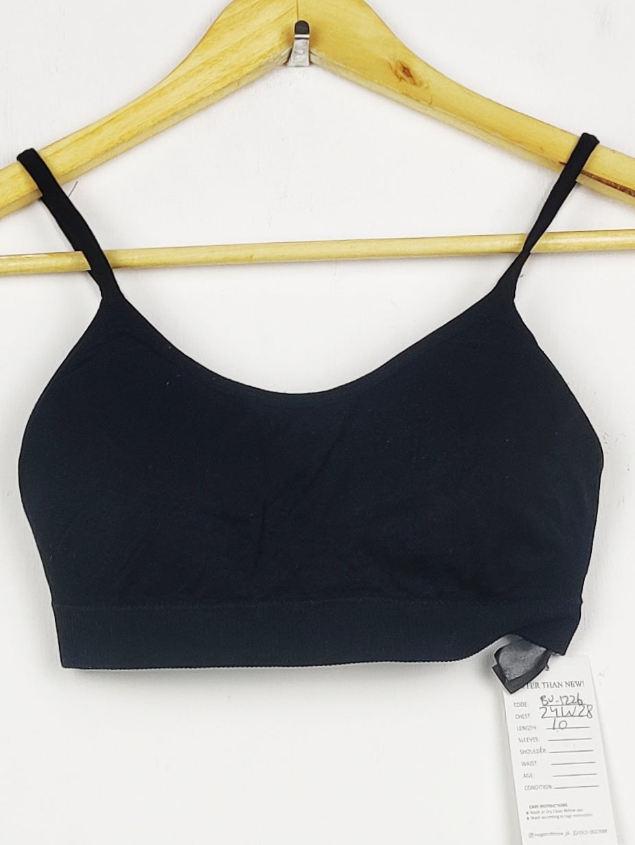 Buy online pre-used pre-loved 100% authentic & Original branded Unknown Brand (BU-1226) available in Pakistan. Top international brands avilable.