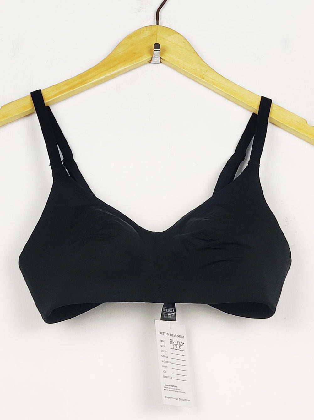 Buy online pre-used pre-loved 100% authentic & Original branded Marks & Spencer, Uk 32B (BU-1240) available in Pakistan. Top international brands avilable.