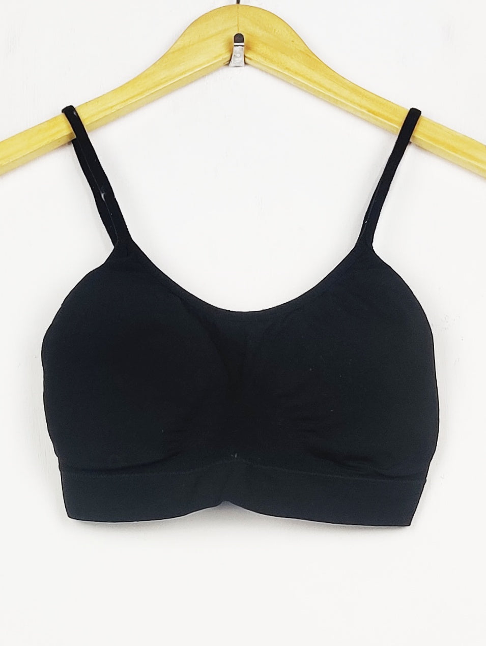 Buy online pre-used pre-loved 100% authentic & Original branded Unknown Brand (BU-1246) available in Pakistan. Top international brands avilable.