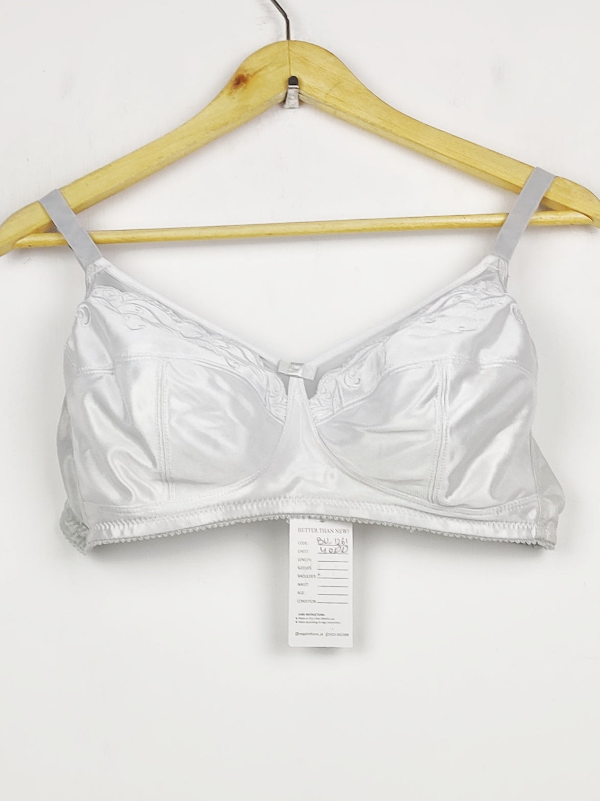 Buy online pre-used pre-loved 100% authentic & Original branded Dunnes Stores, Uk 40D (BU-1261) available in Pakistan. Top international brands avilable.