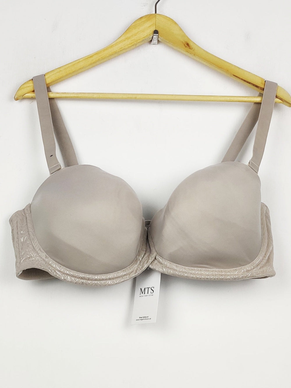 Buy online pre-used pre-loved 100% authentic & Original branded Dunnes Stores, Uk 40Dd (BU-1262) available in Pakistan. Top international brands avilable.