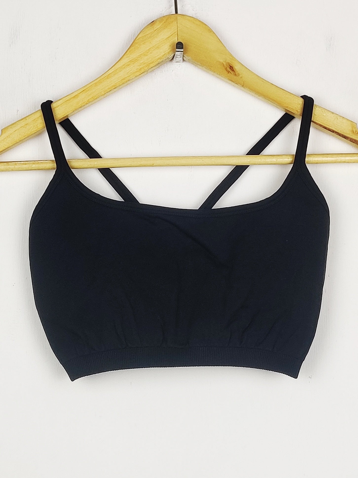 Buy online pre-used pre-loved 100% authentic & Original branded Unknown Brand (BU-1281) available in Pakistan. Top international brands avilable.