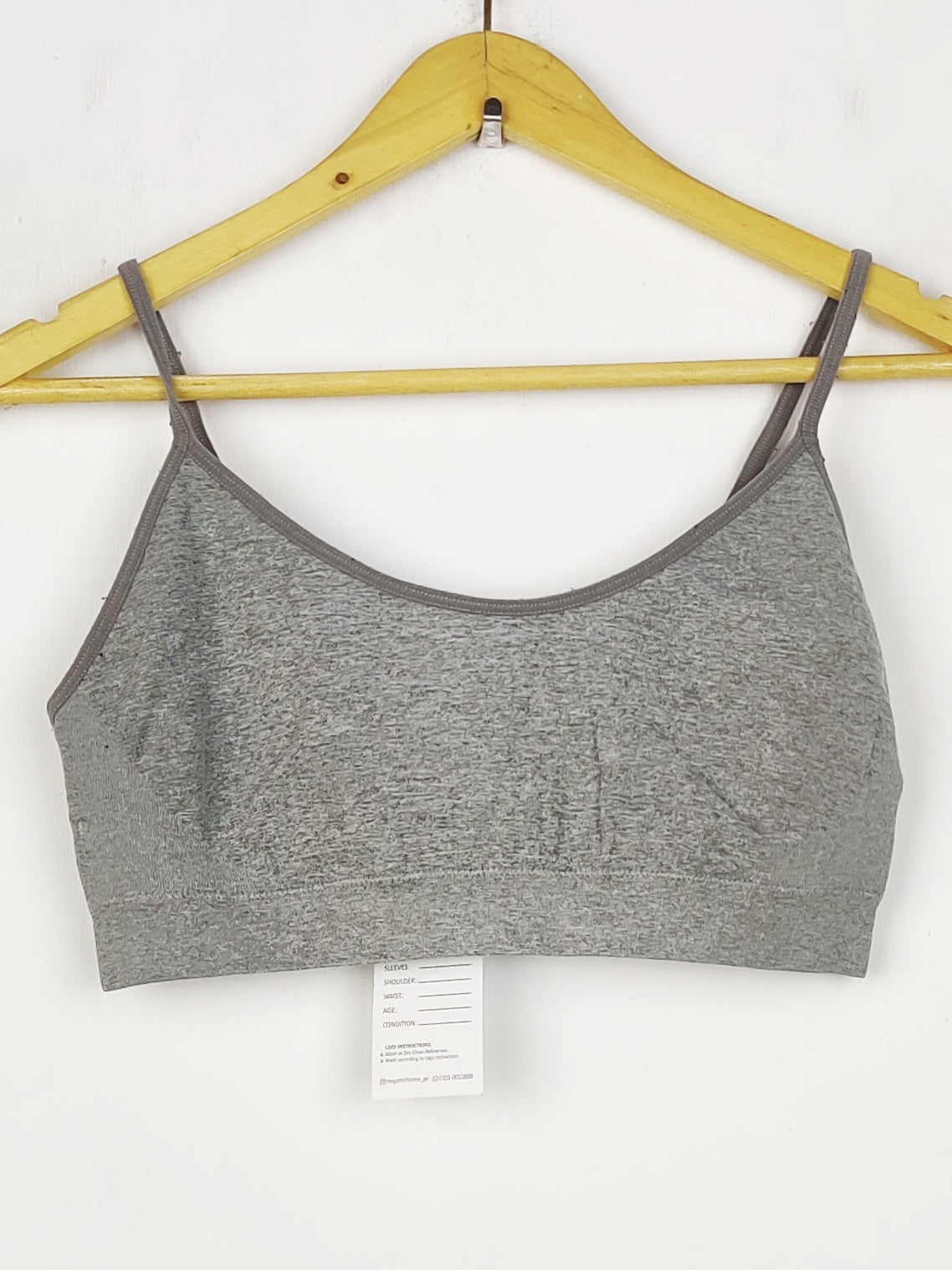 Buy online pre-used pre-loved 100% authentic & Original branded Unknown Brand (BU-1293) available in Pakistan. Top international brands avilable.
