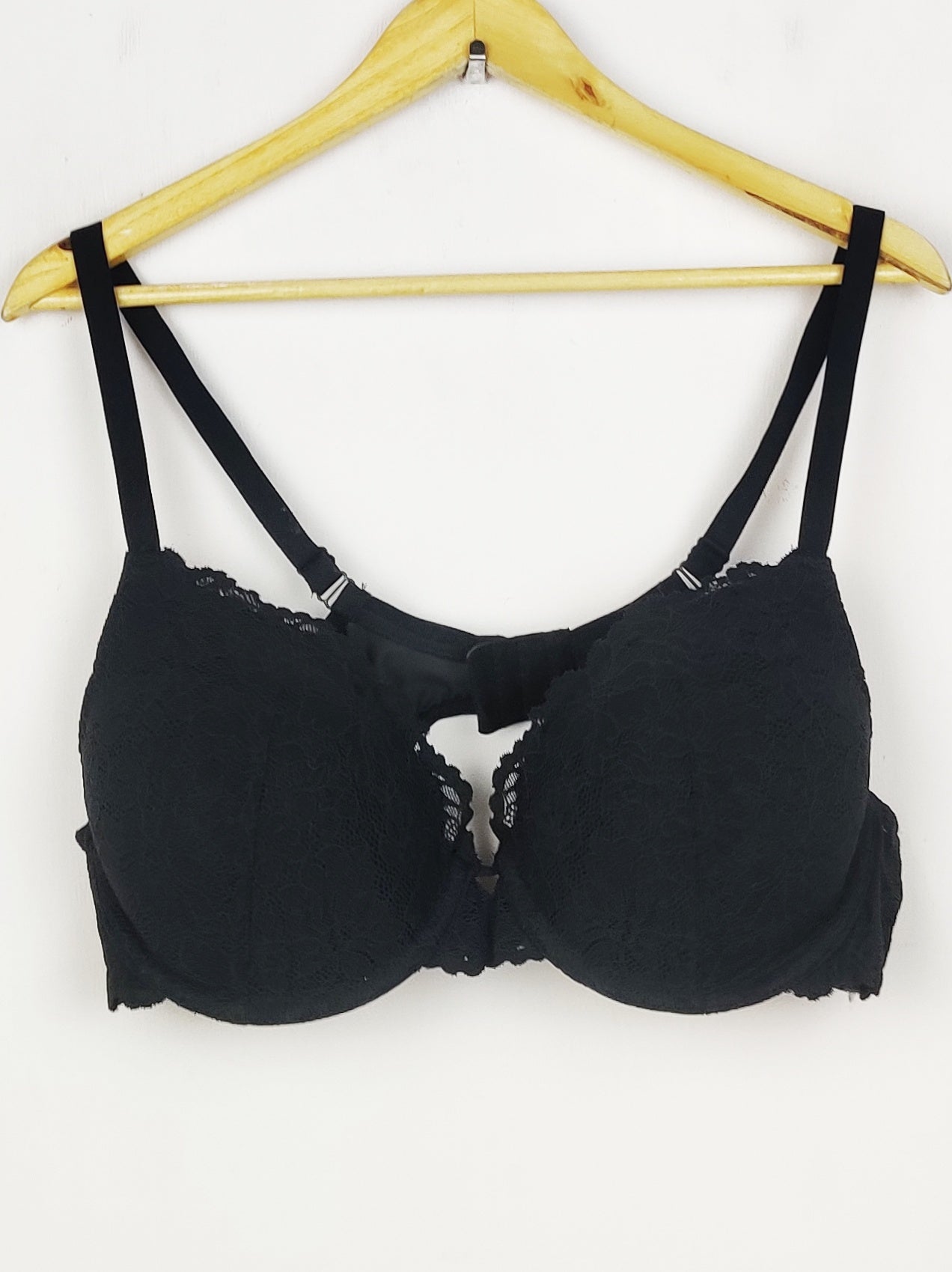 Buy online pre-used pre-loved 100% authentic & Original branded George, Uk 42C (BU-1304) available in Pakistan. Top international brands avilable.