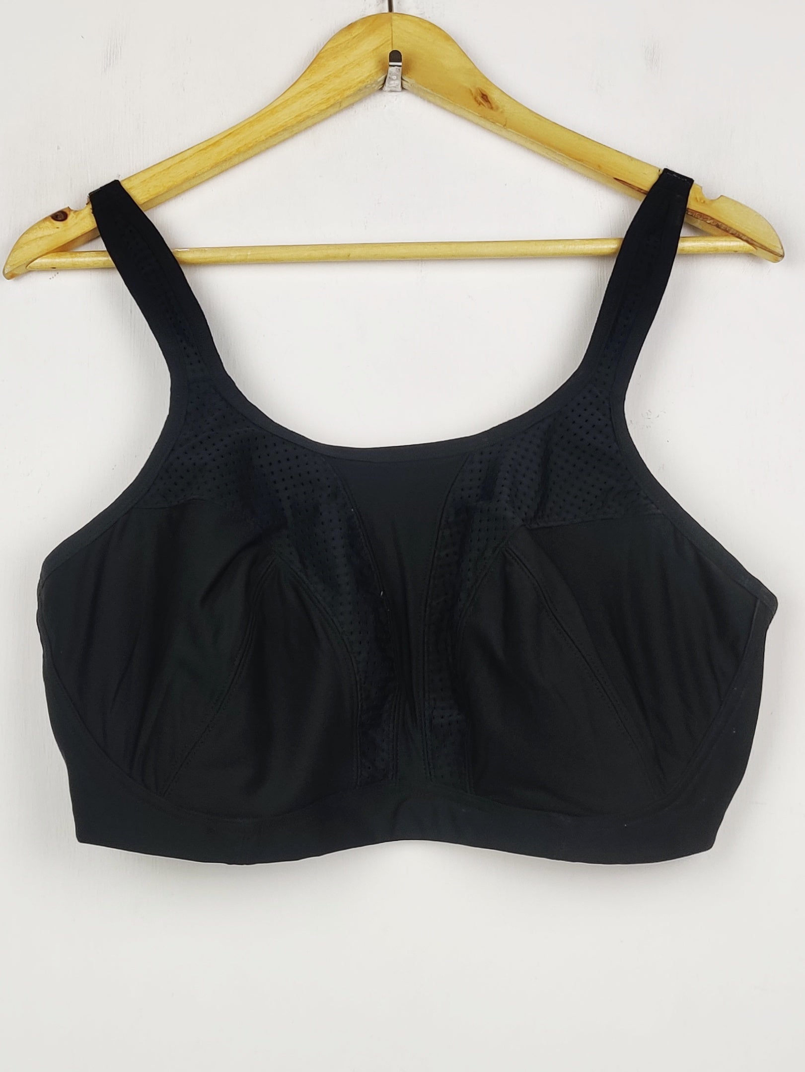 Buy online pre-used pre-loved 100% authentic & Original branded Marks & Spencer, Uk 42D (BU-1329) available in Pakistan. Top international brands avilable.