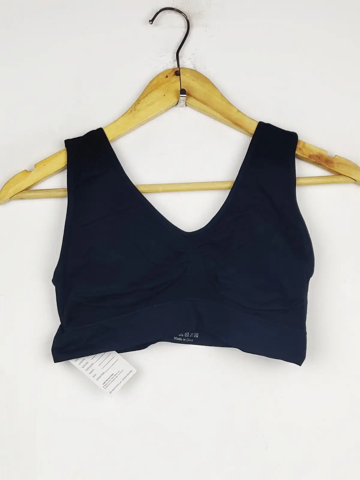 Buy online pre-used pre-loved 100% authentic & Original branded Unknown Brand (BU-1357) available in Pakistan. Top international brands avilable.