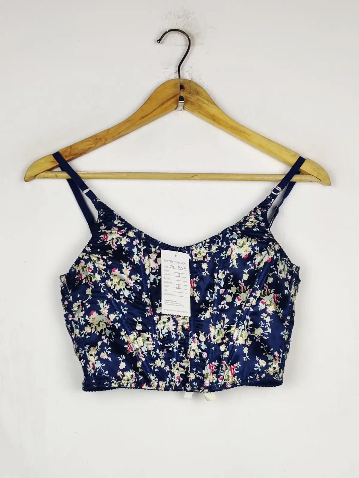Buy online pre-used pre-loved 100% authentic & Original branded Unknown Brand (BU-1410) available in Pakistan. Top international brands avilable.