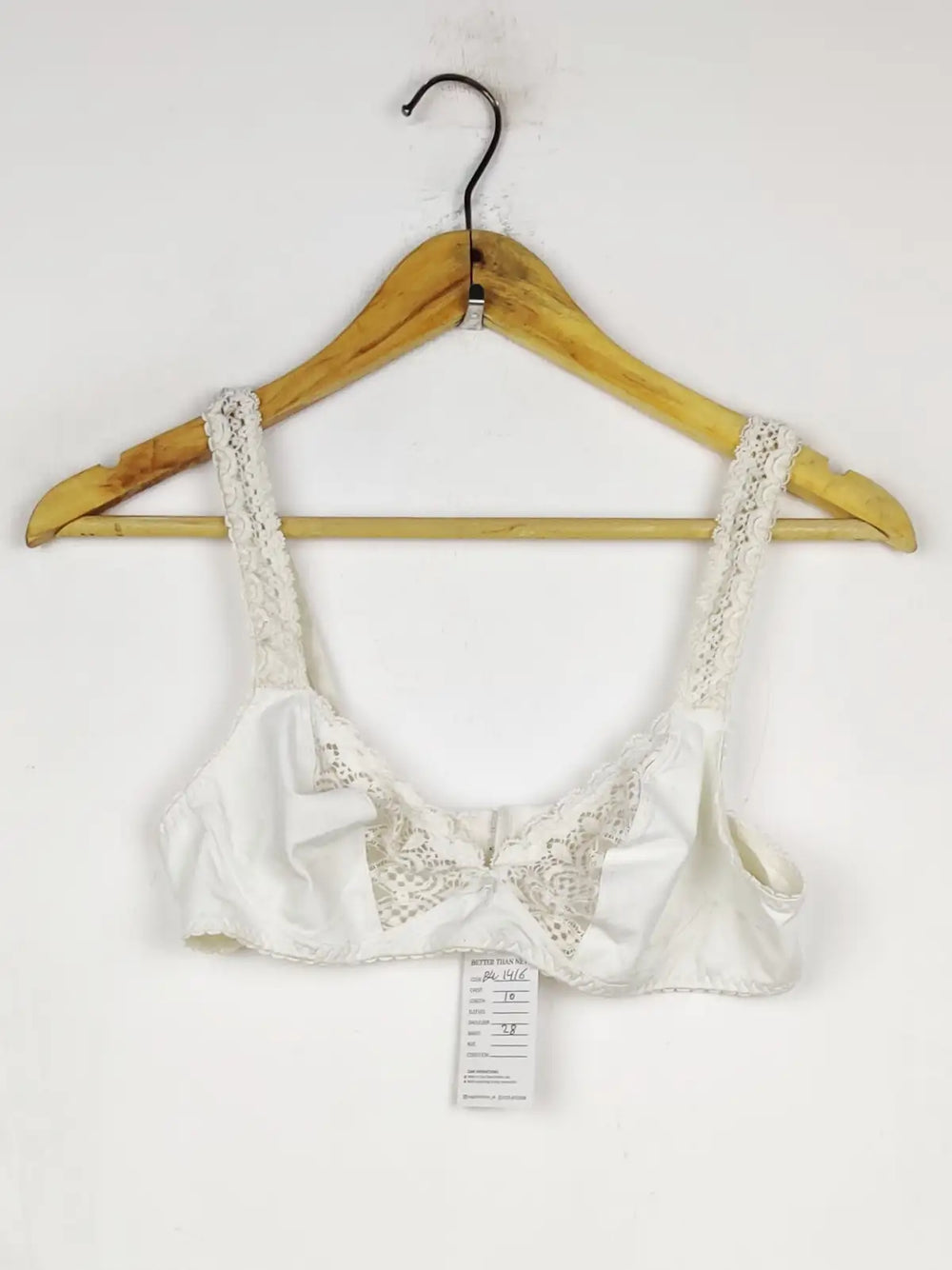 Buy online pre-used pre-loved 100% authentic & Original branded Unknown Brand (BU-1416) available in Pakistan. Top international brands avilable.