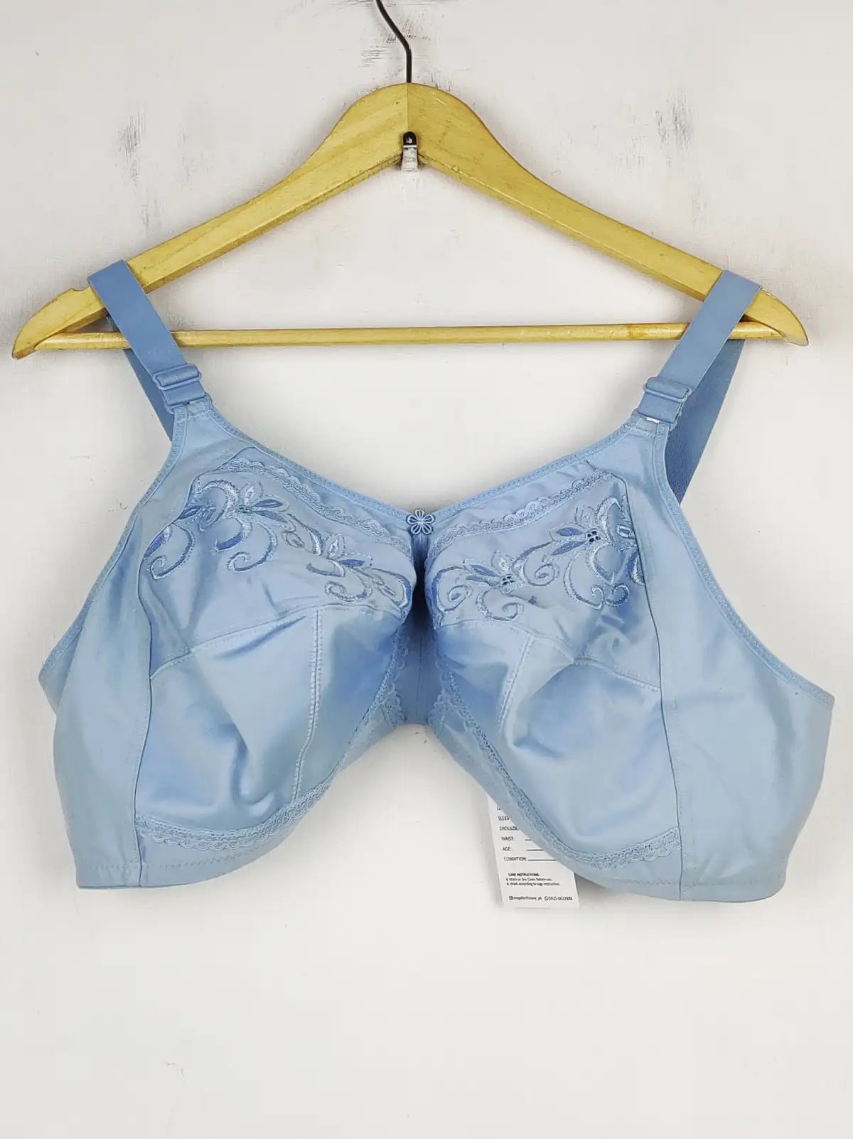 Buy online pre-used pre-loved 100% authentic & Original branded Marks & Spencer (BU-141) available in Pakistan. Top international brands avilable.