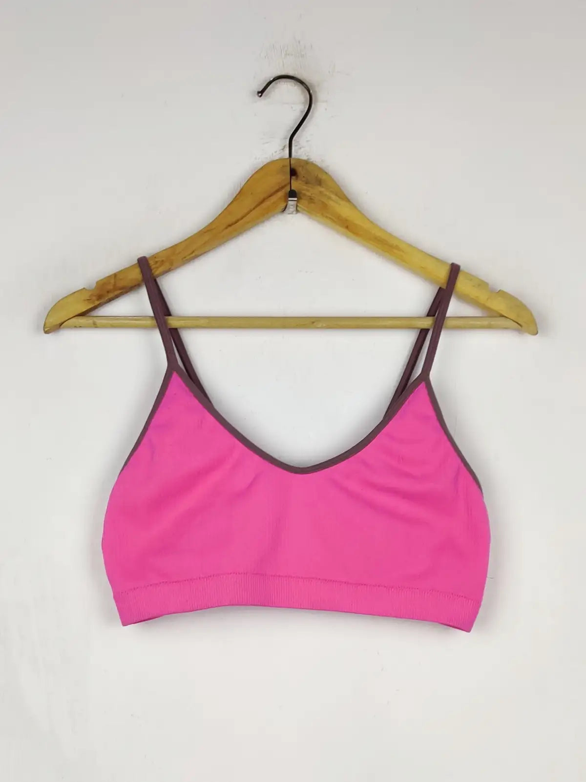 Buy online pre-used pre-loved 100% authentic & Original branded Unknown Brand (BU-1428) available in Pakistan. Top international brands avilable.