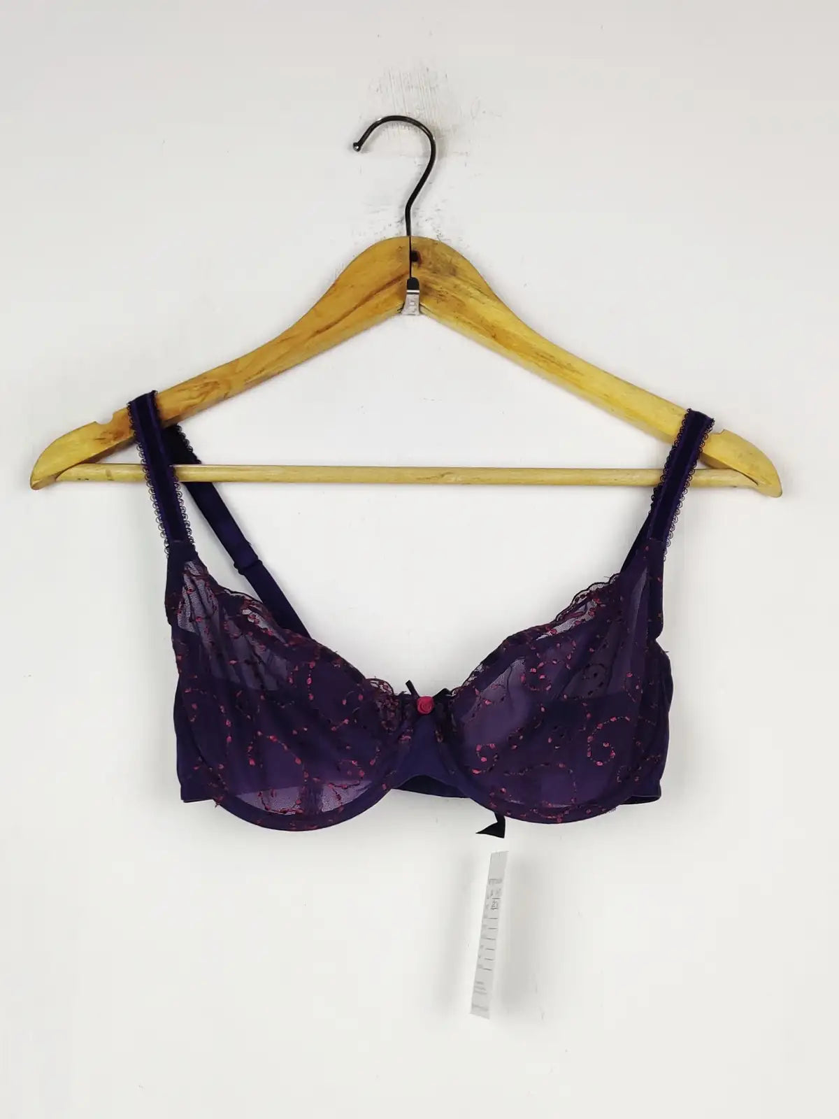Buy online pre-used pre-loved 100% authentic & Original branded Marks & Spencer (BU-1431) available in Pakistan. Top international brands avilable.