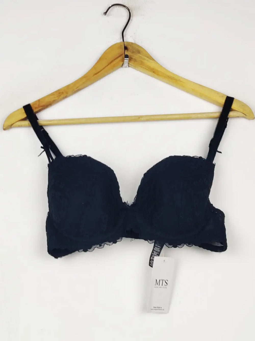 Buy online pre-used pre-loved 100% authentic & Original branded Dunnes Store Euro 90C (BU-1498) available in Pakistan. Top international brands avilable.