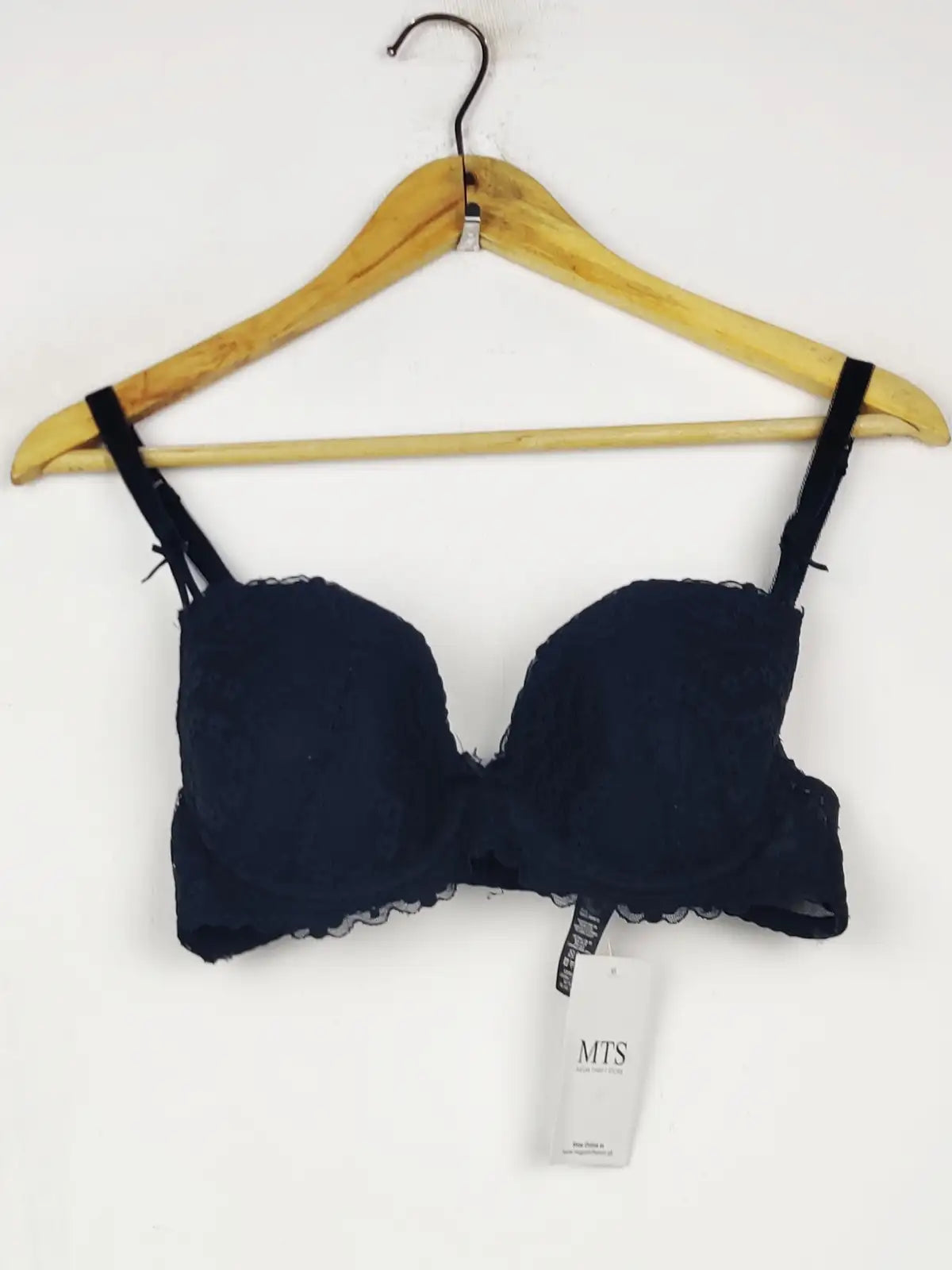 Buy online pre-used pre-loved 100% authentic & Original branded Dunnes Store Euro 90C (BU-1498) available in Pakistan. Top international brands avilable.
