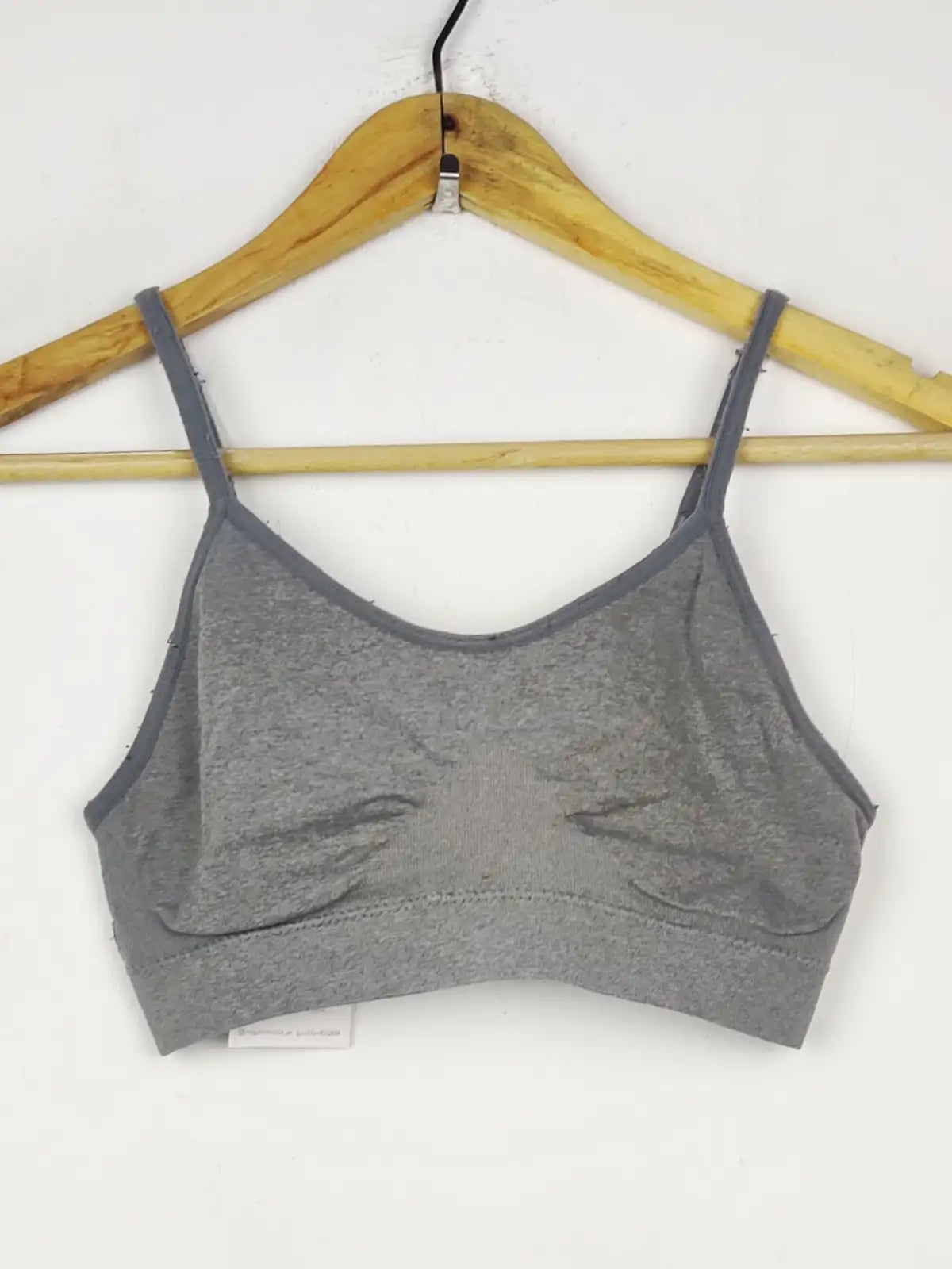 Buy online pre-used pre-loved 100% authentic & Original branded Unknown Brand (BU-1506) available in Pakistan. Top international brands avilable.
