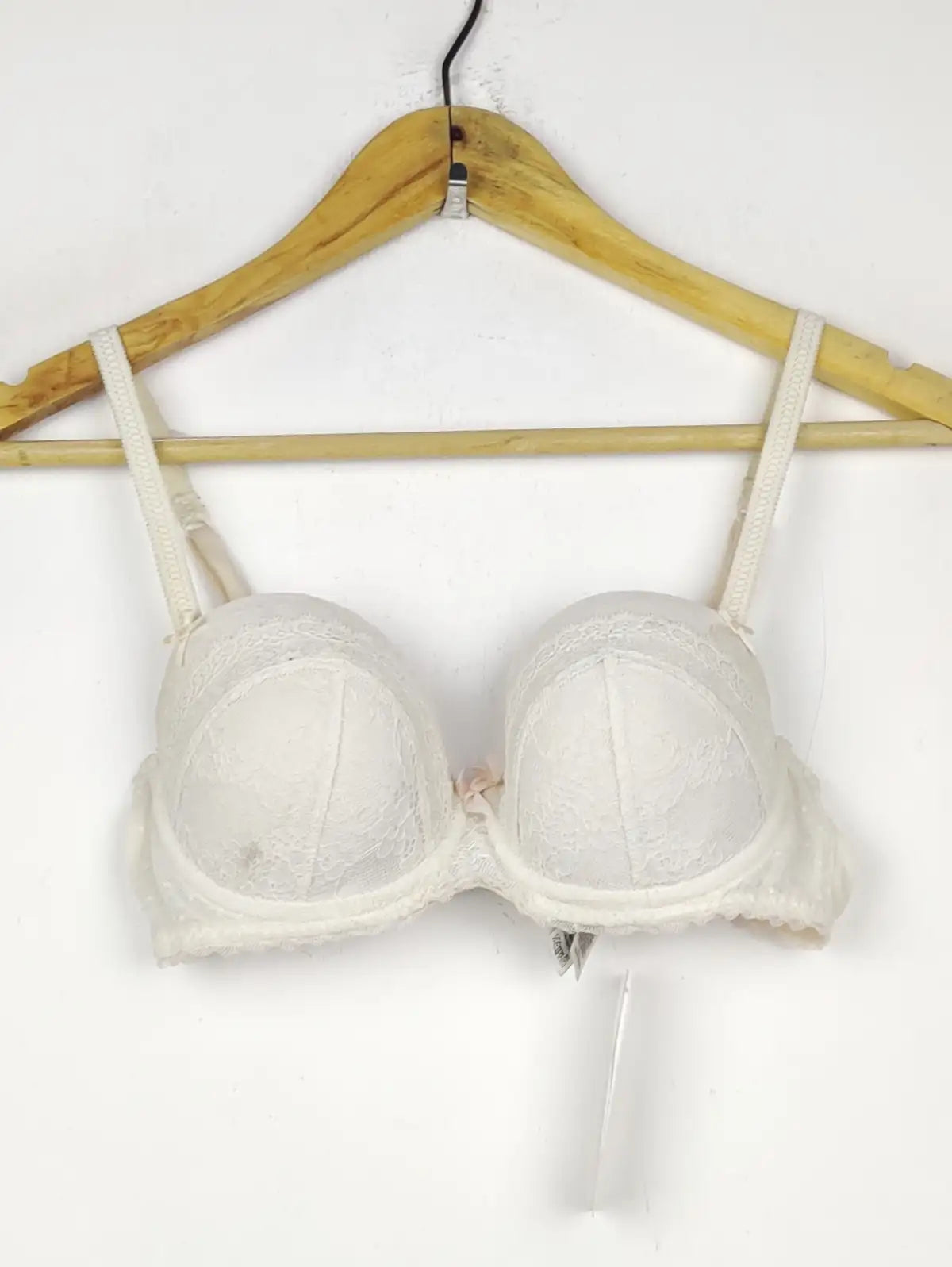 Buy online pre-used pre-loved 100% authentic & Original branded Marks & Spencer Euro 65D (BU-1509) available in Pakistan. Top international brands avilable.