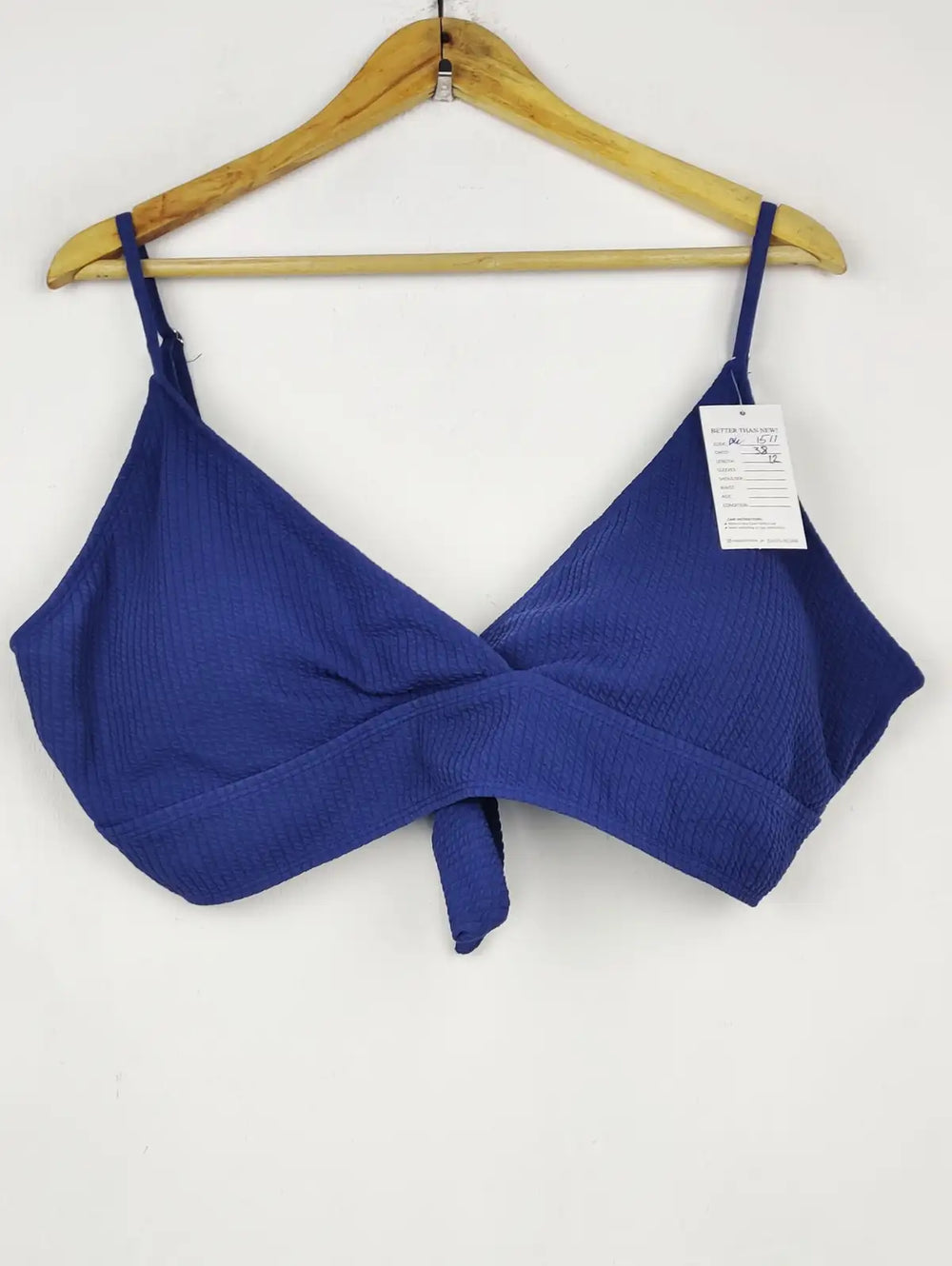 Buy online pre-used pre-loved 100% authentic & Original branded Unknown Brand (BU-1511) available in Pakistan. Top international brands avilable.