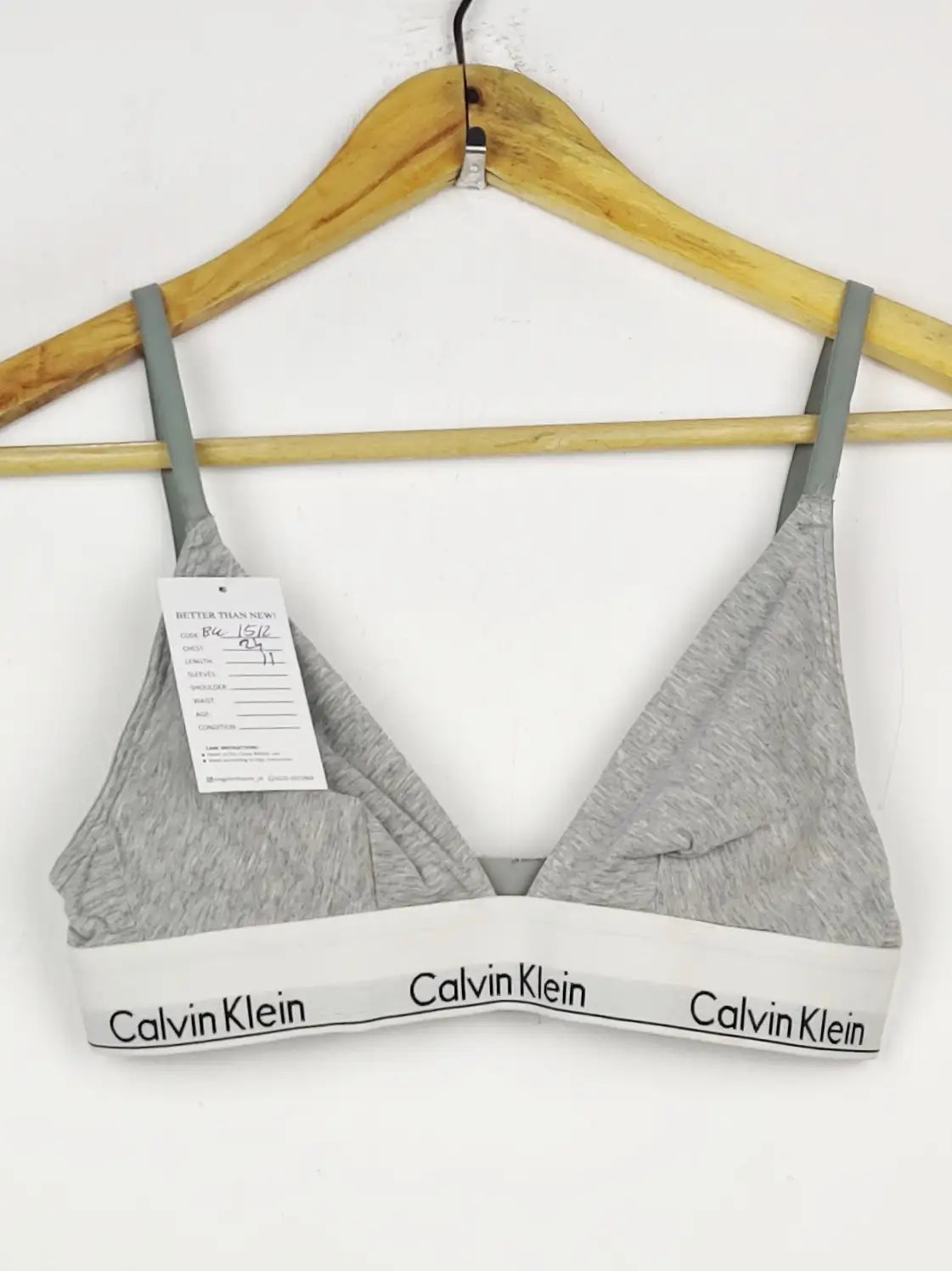 Buy online pre-used pre-loved 100% authentic & Original branded C.A.L.V.I.N K.L.E.I.N (BU-1512) available in Pakistan. Top international brands avilable.