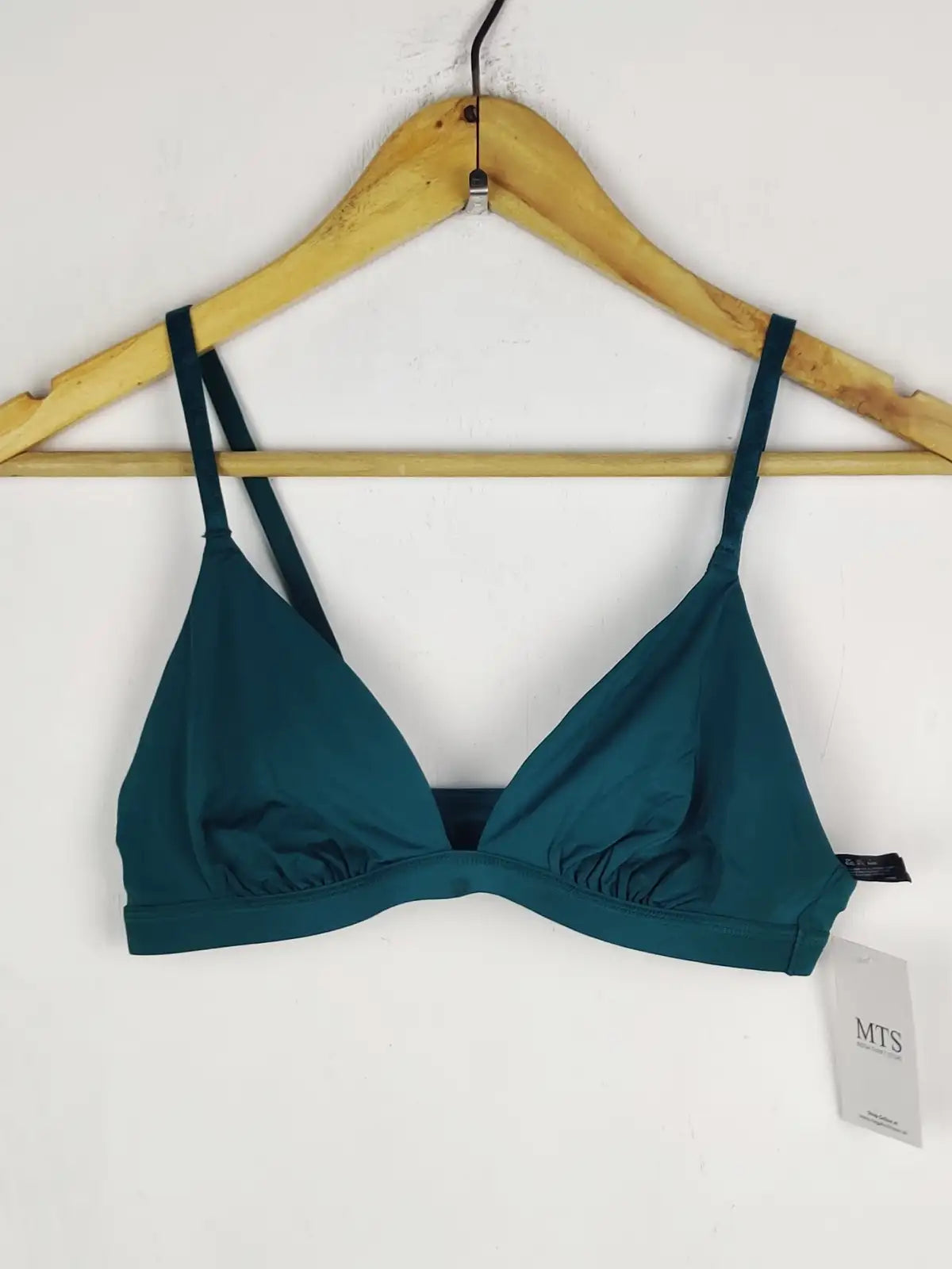 Buy online pre-used pre-loved 100% authentic & Original branded Primark Euro 40 (BU-1518) available in Pakistan. Top international brands avilable.