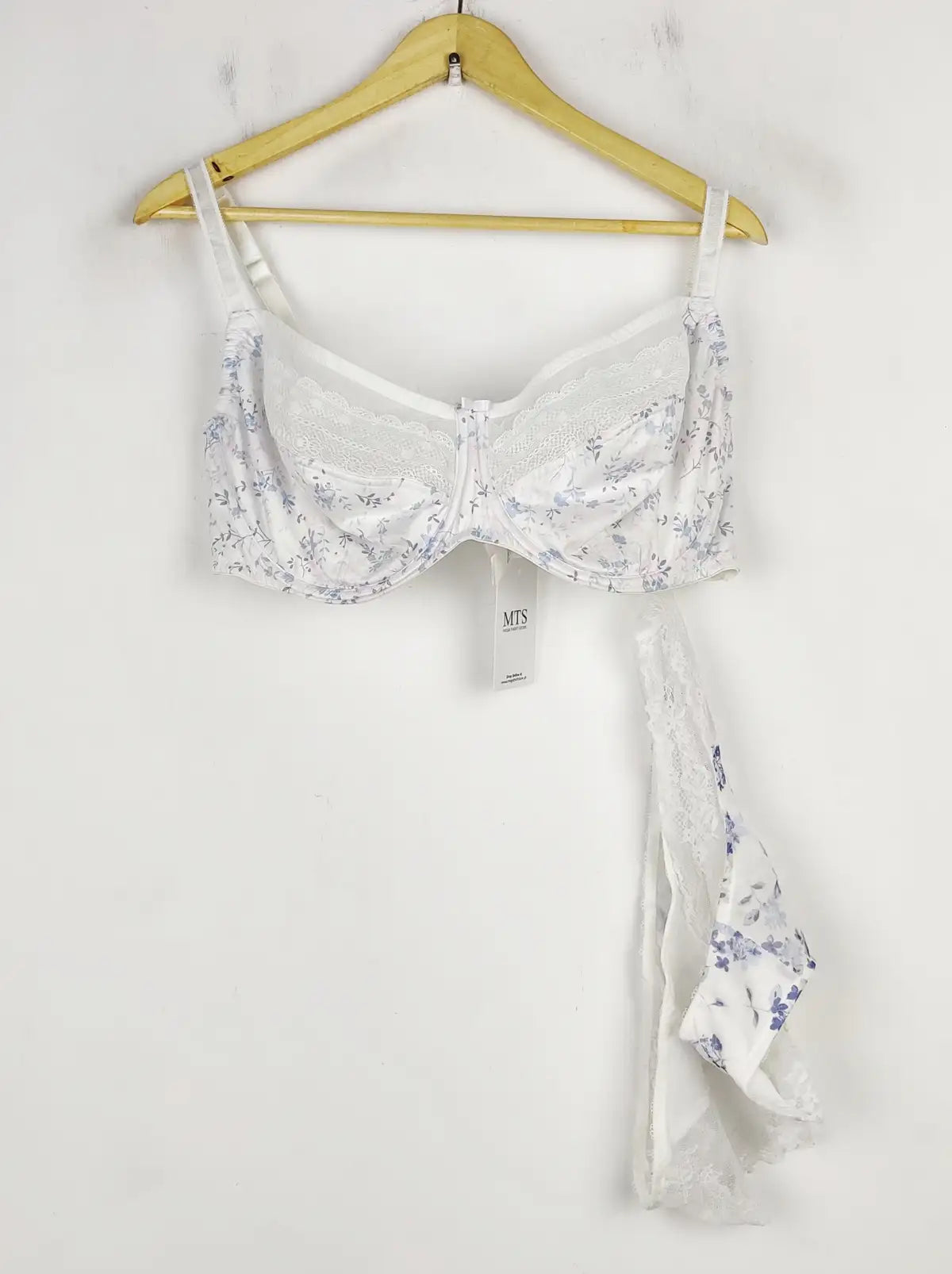 Buy online pre-used pre-loved 100% authentic & Original branded F&F (2Pc Set) (BU-152) available in Pakistan. Top international brands avilable.