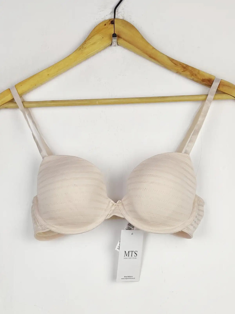 Buy online pre-used pre-loved 100% authentic & Original branded Dunnes Stores (BU-1559) available in Pakistan. Top international brands avilable.