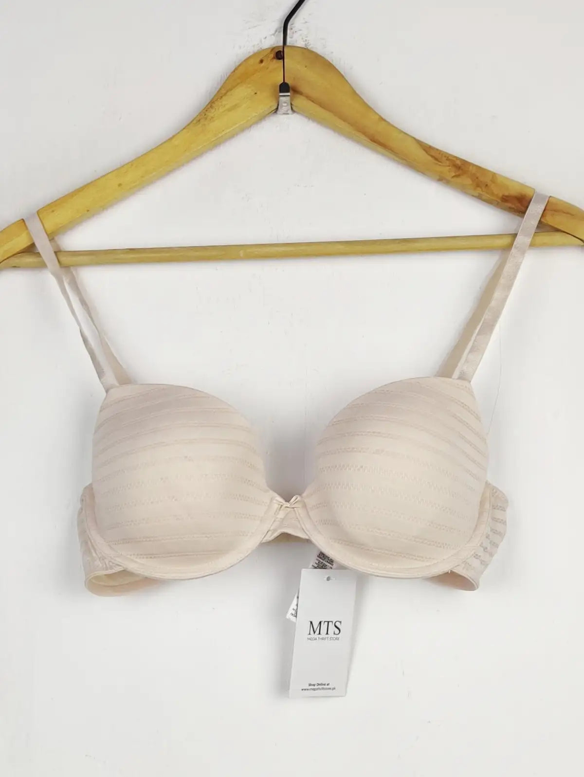 Buy online pre-used pre-loved 100% authentic & Original branded Dunnes Stores (BU-1559) available in Pakistan. Top international brands avilable.