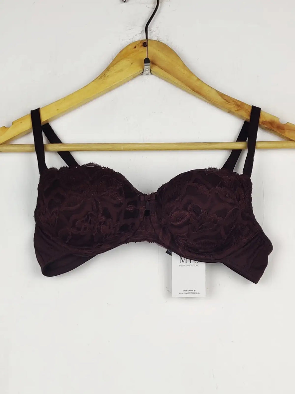 Buy online pre-used pre-loved 100% authentic & Original branded Marks & Spencer Euro 75A (BU-1562) available in Pakistan. Top international brands avilable.